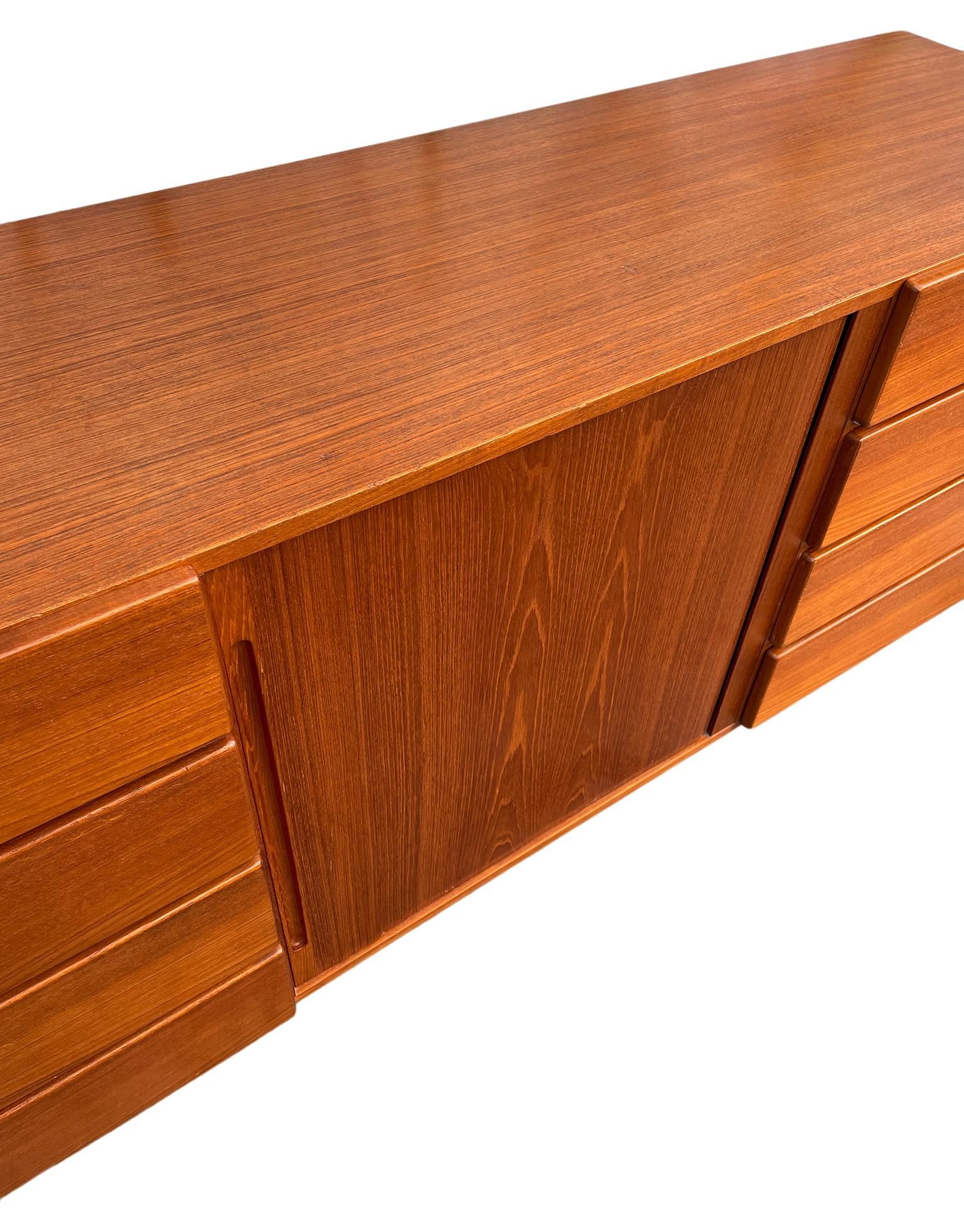 Mid Century Danish Modern Tambour Door Teak Credenza Dresser with 11 Drawers In Good Condition For Sale In BROOKLYN, NY