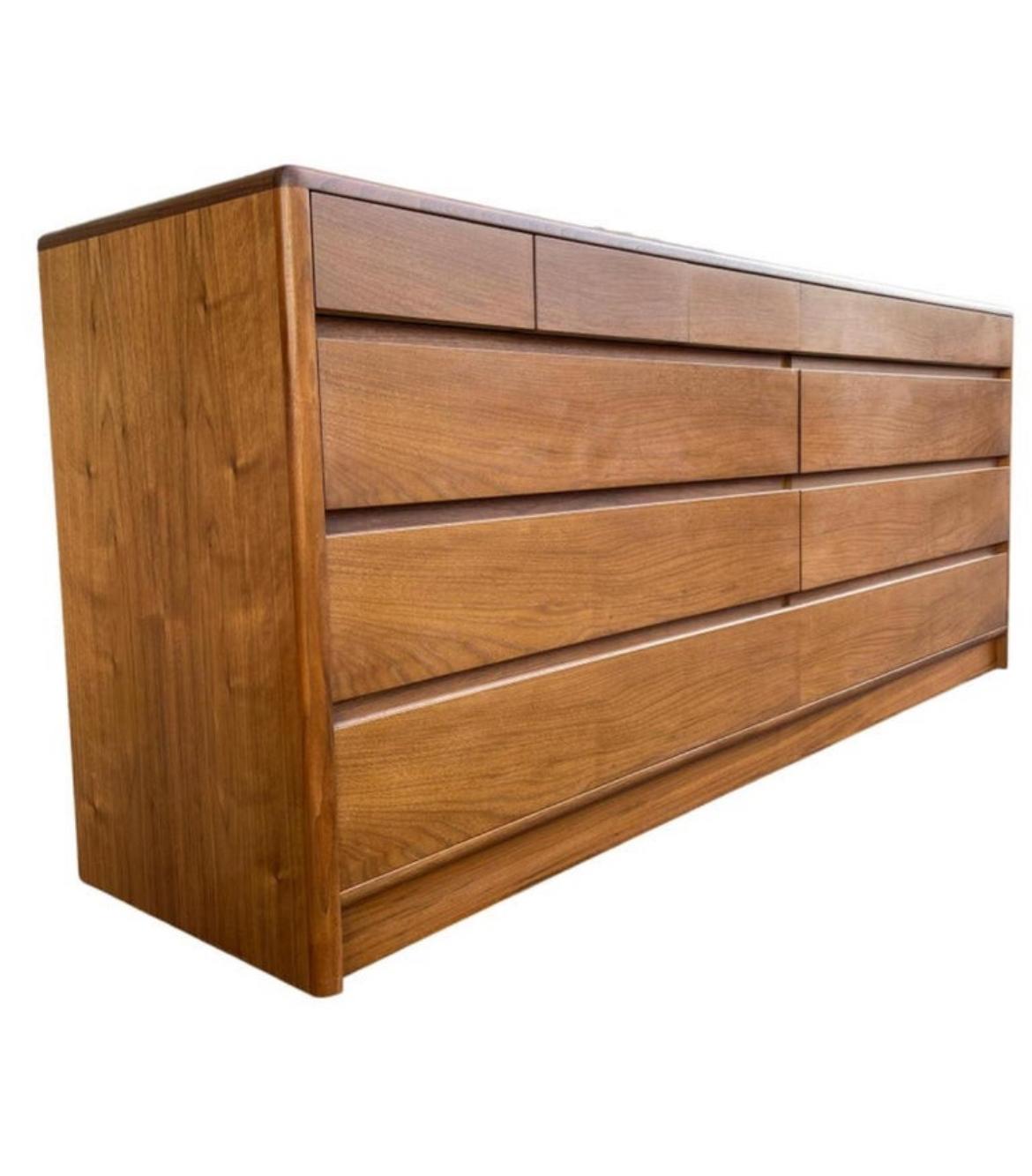 Mid-Century Danish Modern Teak 10 Drawer Credenza Dresser Denmark In Good Condition In BROOKLYN, NY