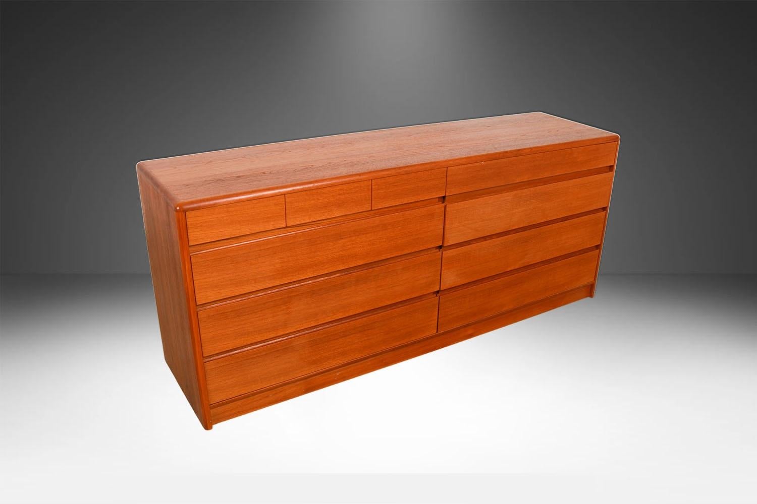 Mid Century Danish Modern Teak 10 Drawer Dresser Denmark In Fair Condition For Sale In Baltimore, MD