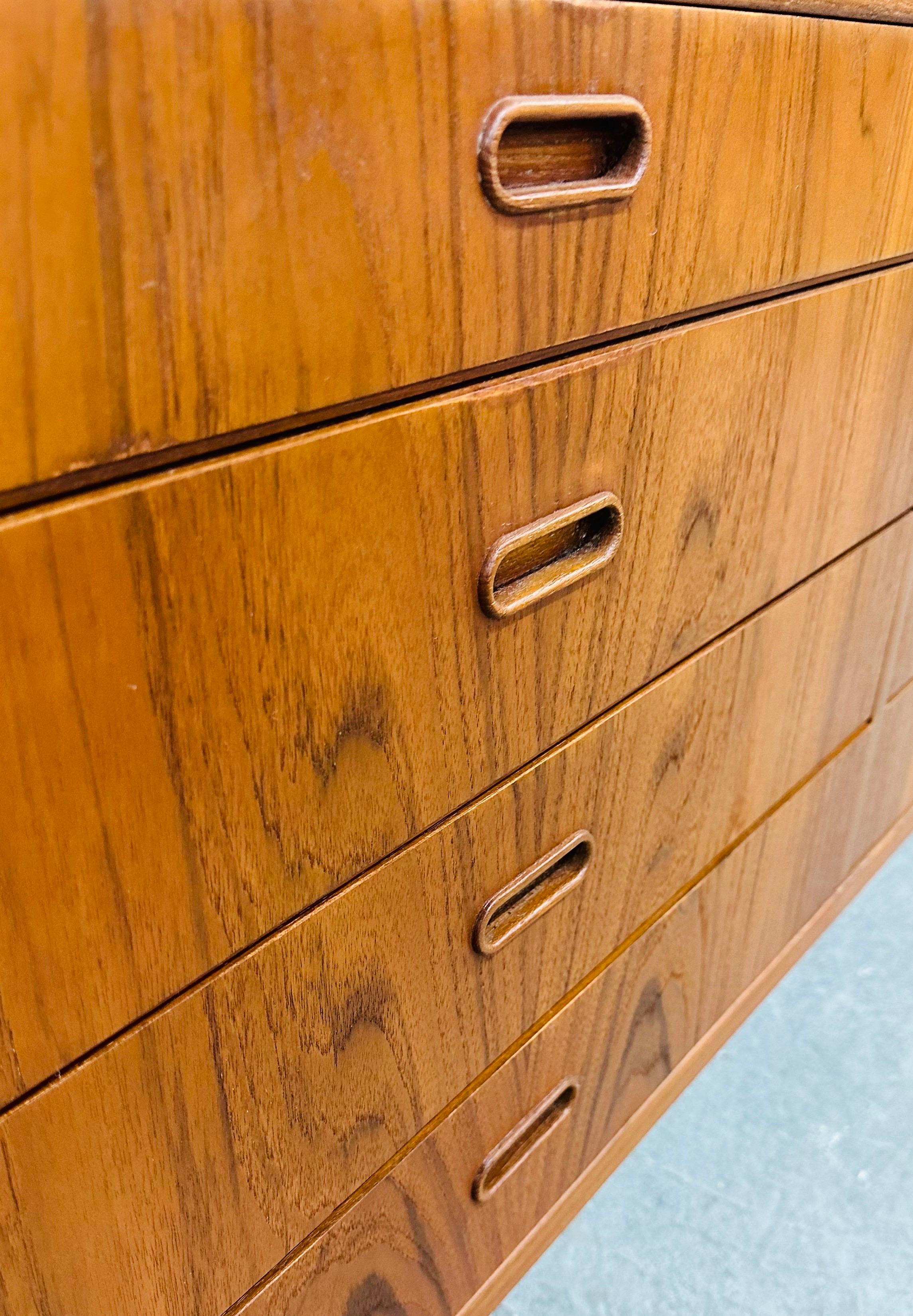 Mid-Century Danish Modern Teak 8-Drawer Dresser 2