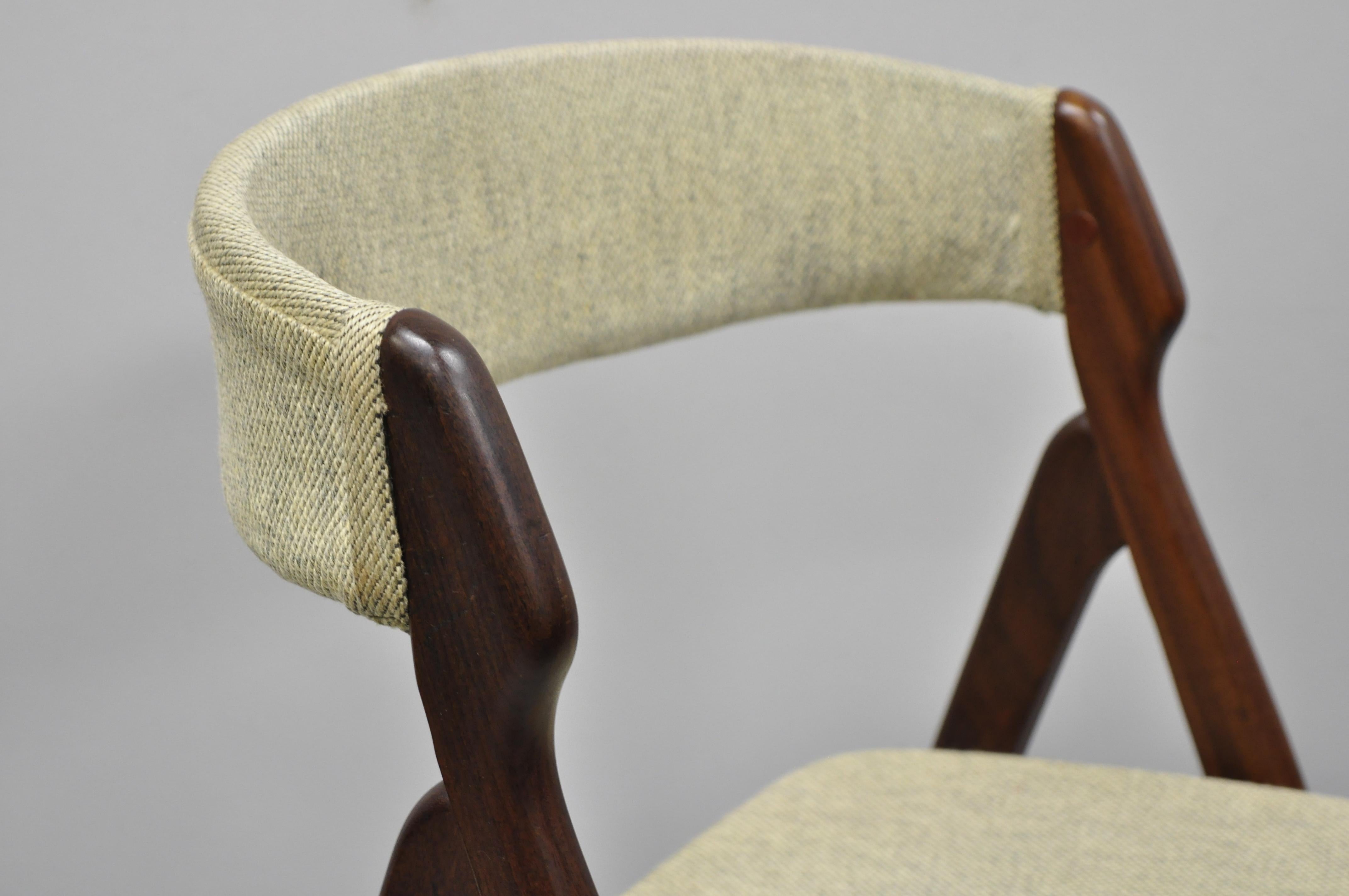 Danois Chaise de salle à manger danoise moderne du milieu du siècle dernier à cadre en teck par T.H. Harlev Farstrup