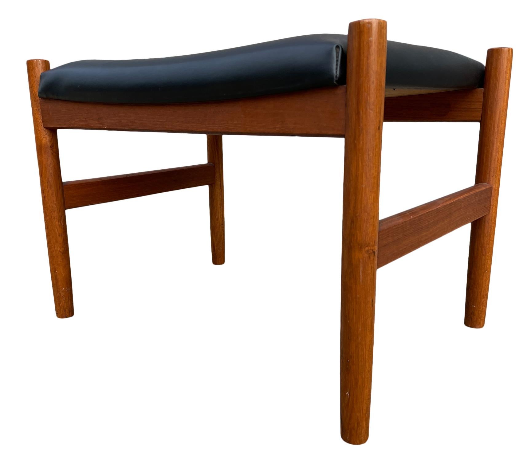 Mid-Century Modern Petit meuble tabouret spottrup moderne danois du milieu du siècle en teck et cuir en vente
