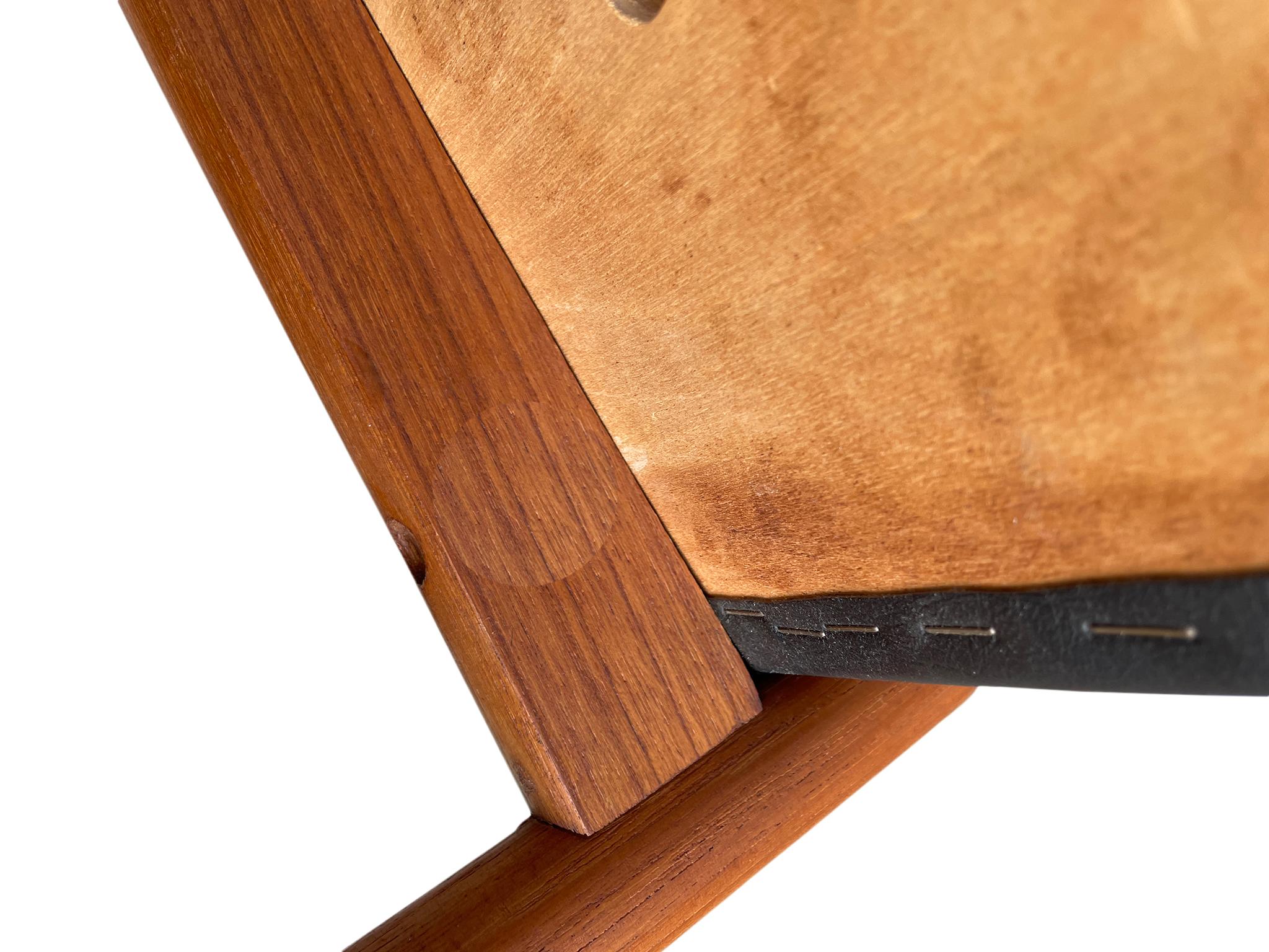 Danois Petit meuble tabouret spottrup moderne danois du milieu du siècle en teck et cuir en vente