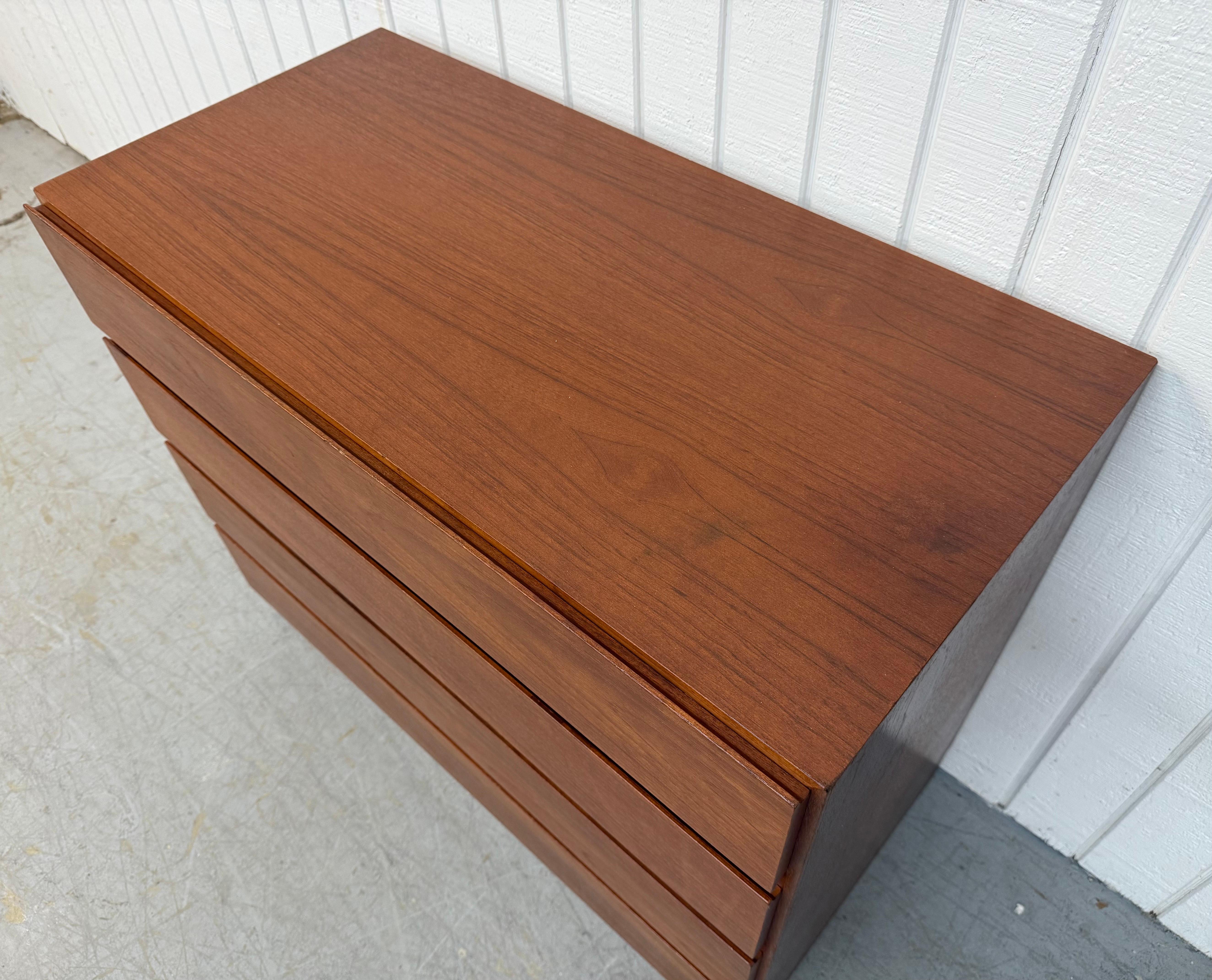 XX secolo Cassapanca danese moderna di metà secolo in teak in vendita