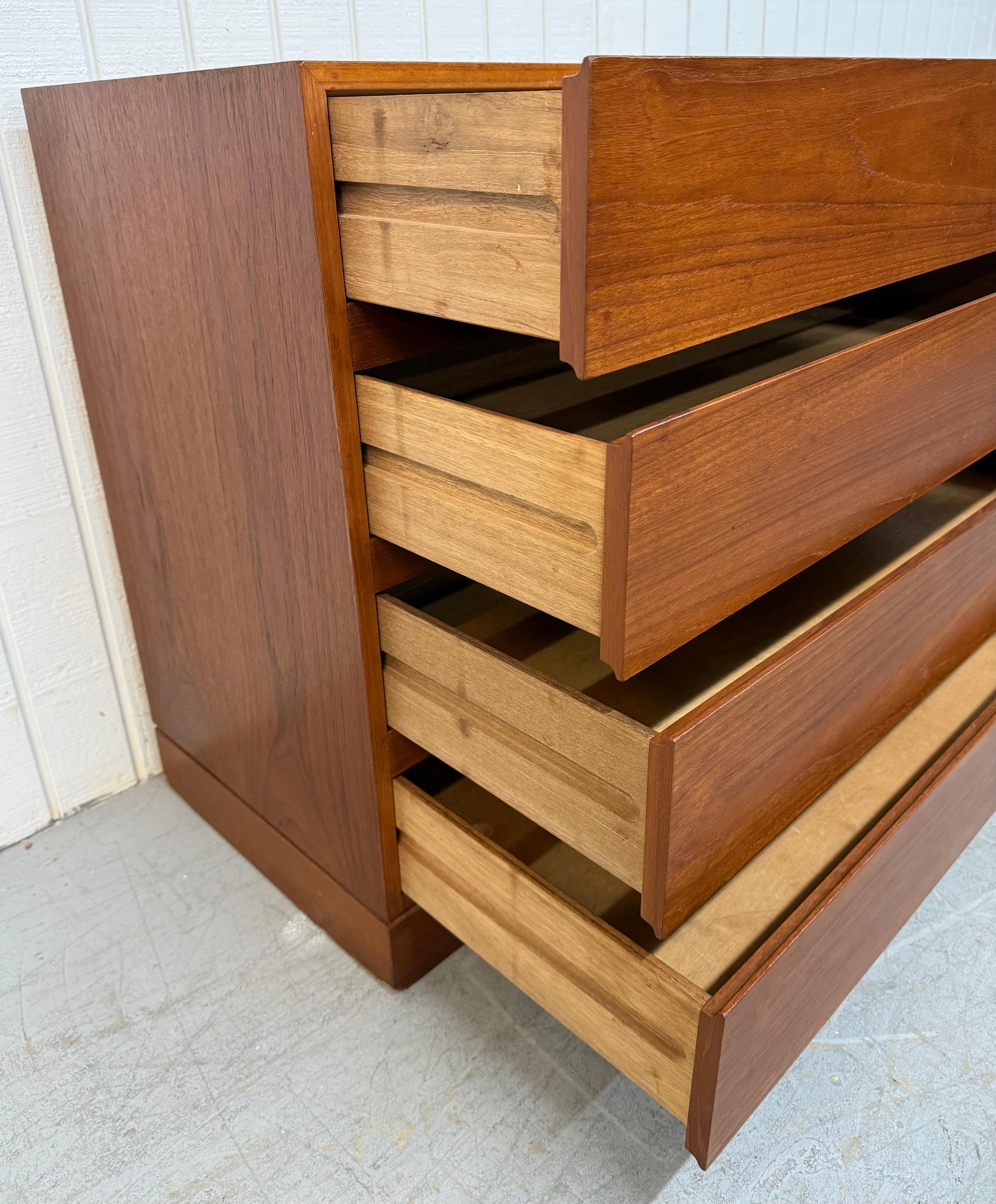 Cassapanca danese moderna di metà secolo in teak in vendita 1