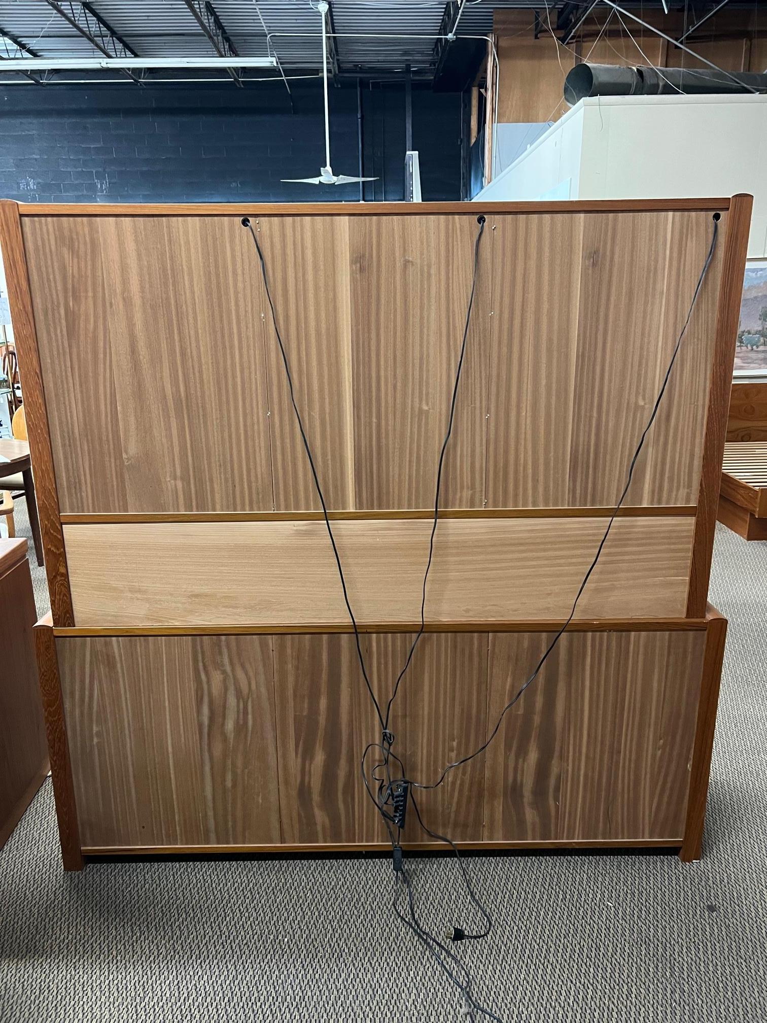 Mid Century Danish Modern Teak Buffet Display China Cabinet With Hutch And Light 6