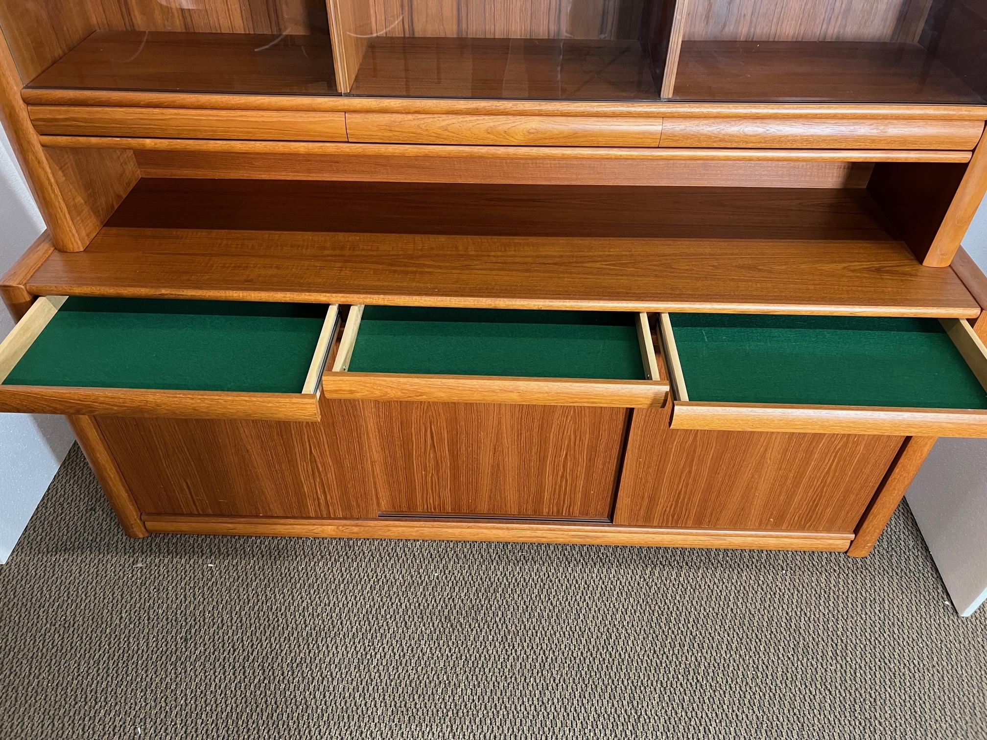 Veneer Mid Century Danish Modern Teak Buffet Display China Cabinet With Hutch And Light