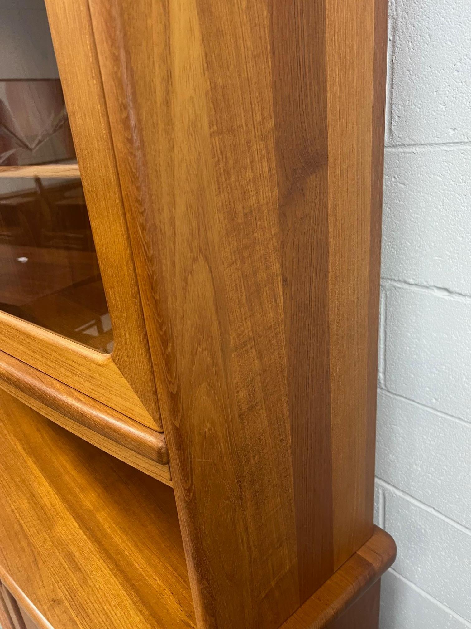 Mid Century Danish Modern Teak Buffet Hutch Display China Cabinet Bow Front 6