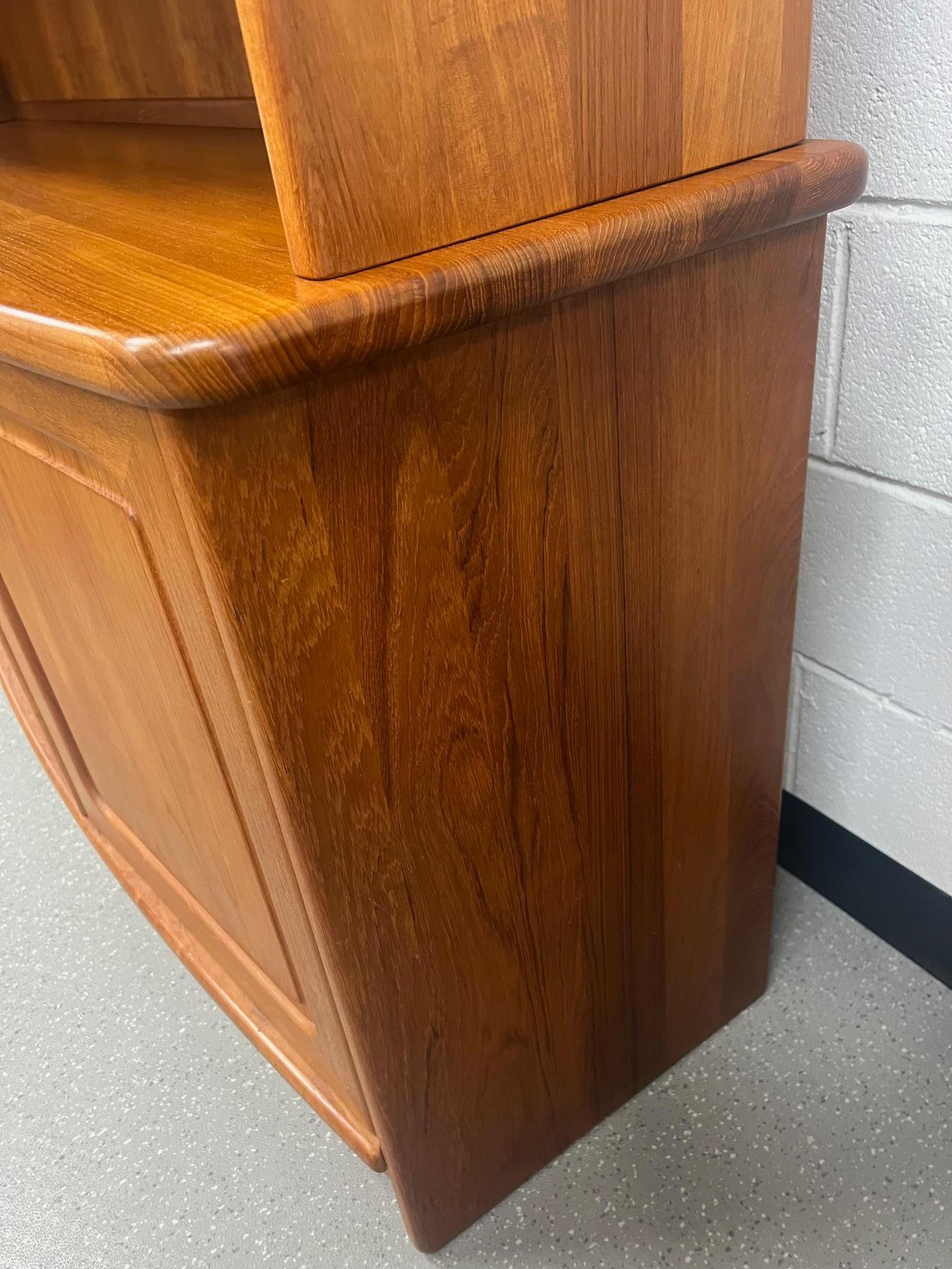 Mid Century Danish Modern Teak Buffet Hutch Display China Cabinet Bow Front 7