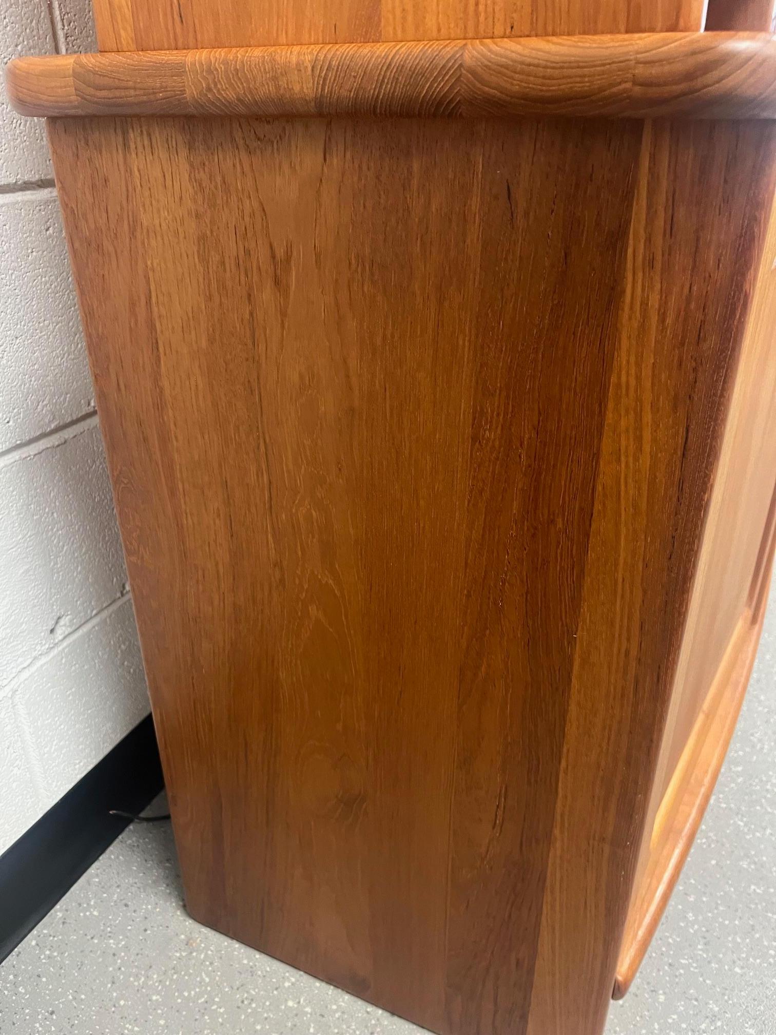Mid Century Danish Modern Teak Buffet Hutch Display China Cabinet Bow Front 10