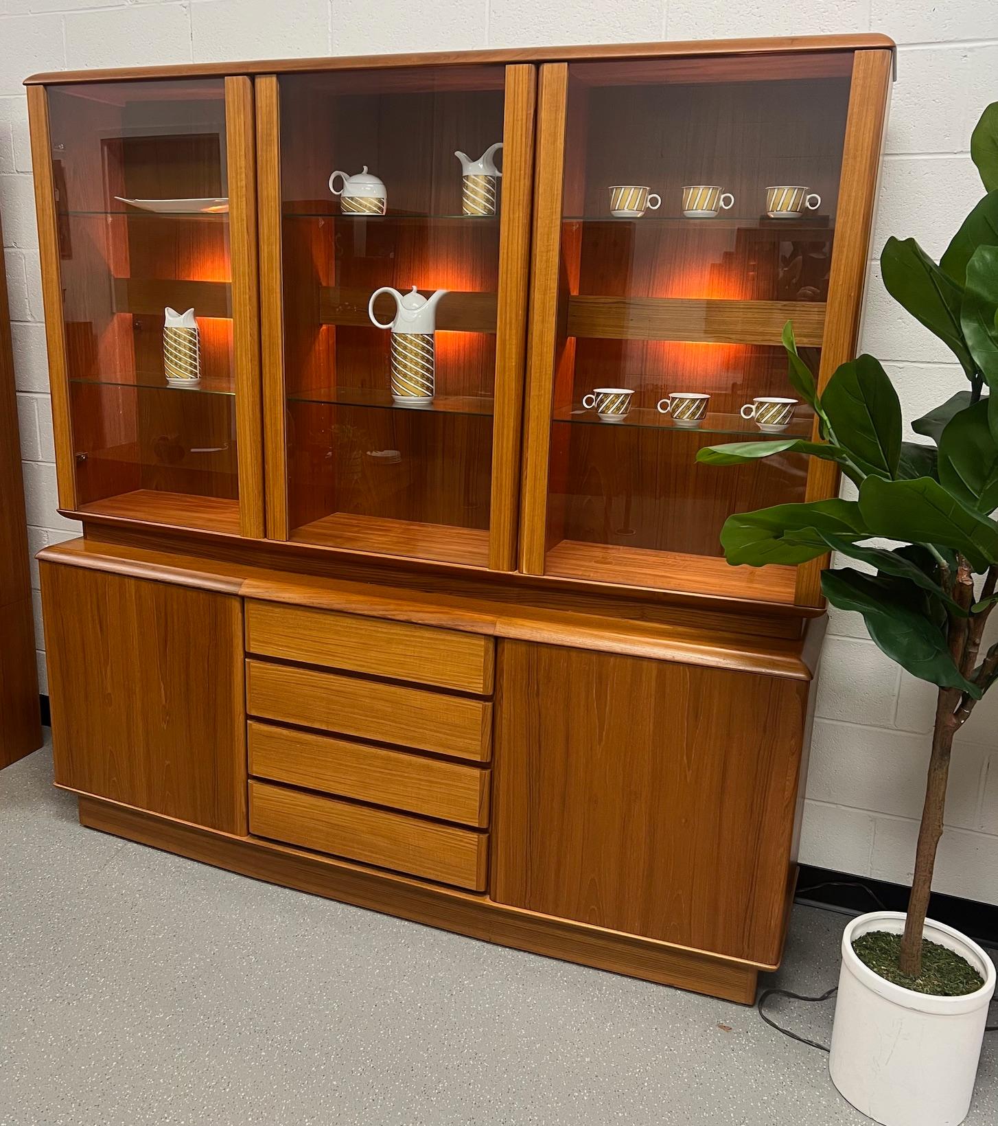 Mid Century Danish Modern Teak Buffet Hutch Display China Cabinet Bow Front For Sale 13