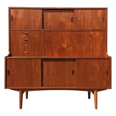 Armadio danese moderno in teak del metà secolo