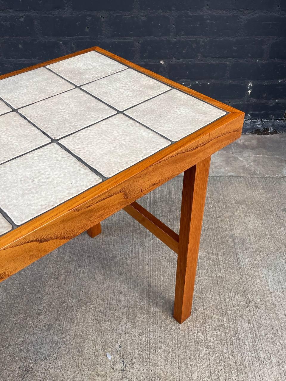 Céramique Table console danoise moderne du milieu du siècle dernier en teck et céramique par Trioh en vente