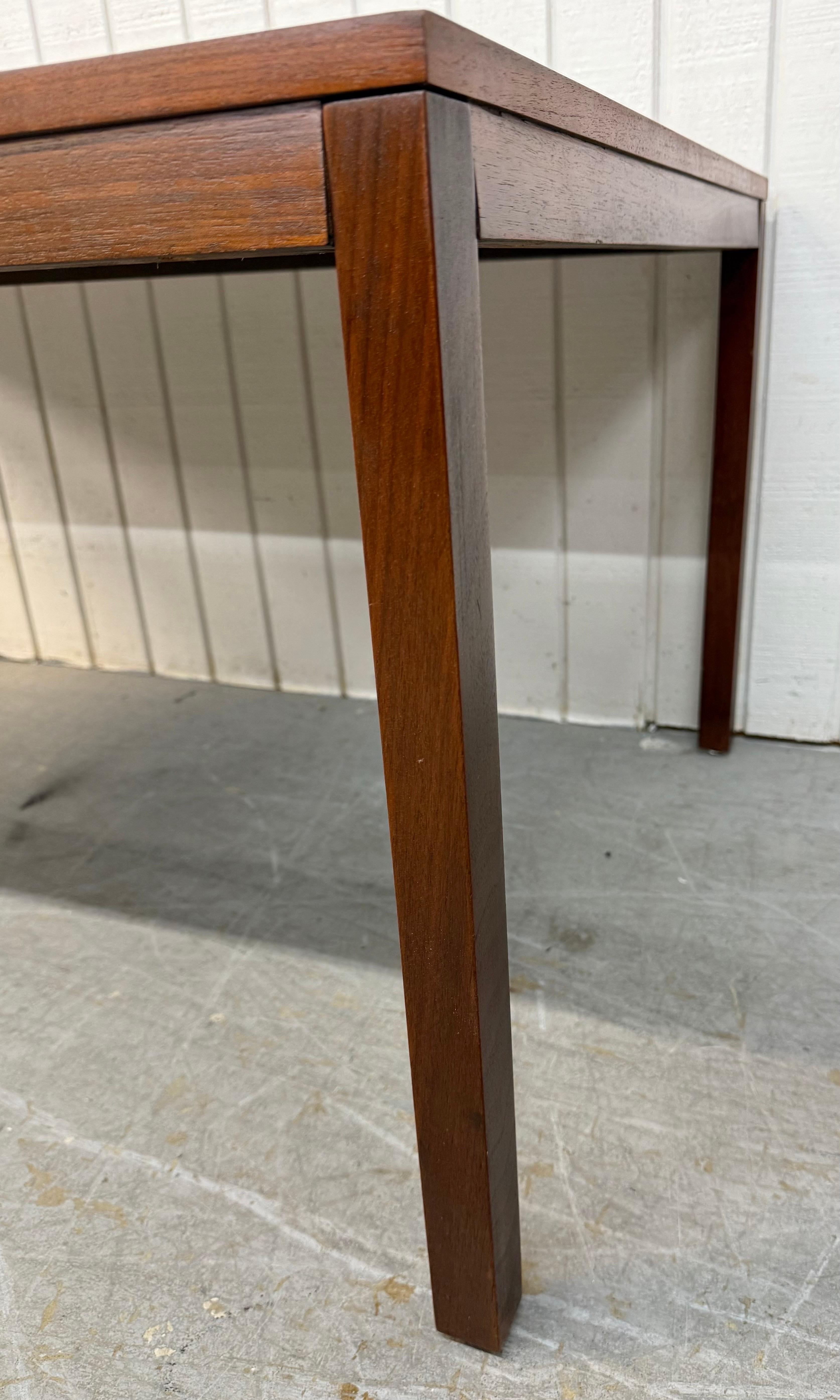 Bois Table basse en teck moderne danoise du milieu du siècle dernier en vente