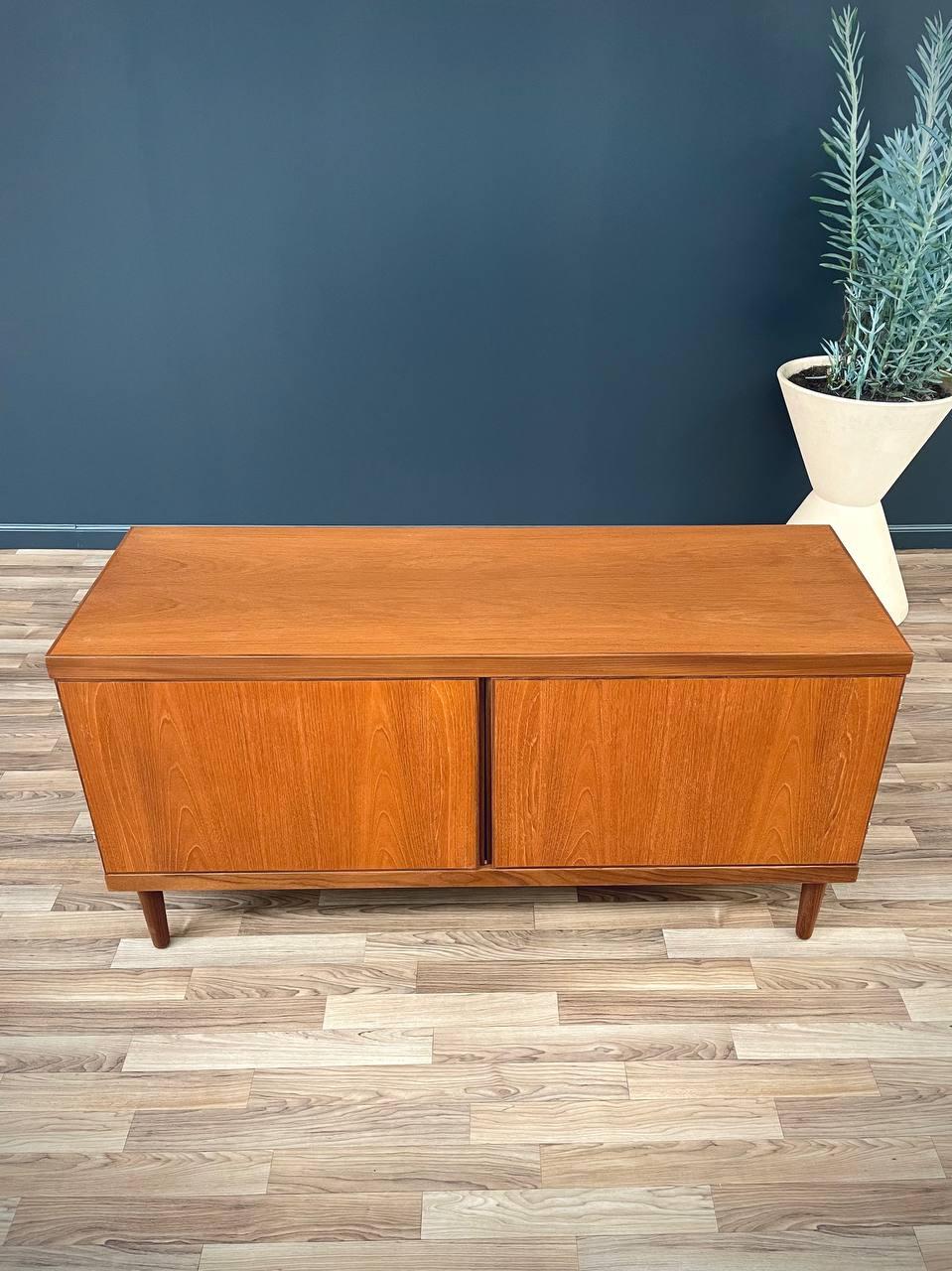 Newly Refinished - Mid-Century Danish Modern Teak Credenza by Hans Olsen In Excellent Condition For Sale In Los Angeles, CA