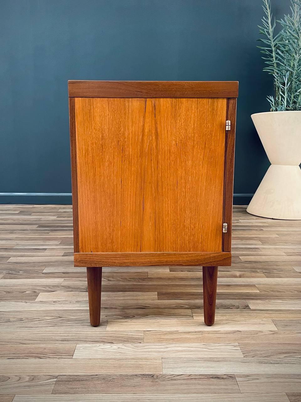 Newly Refinished - Mid-Century Danish Modern Teak Credenza by Hans Olsen For Sale 1