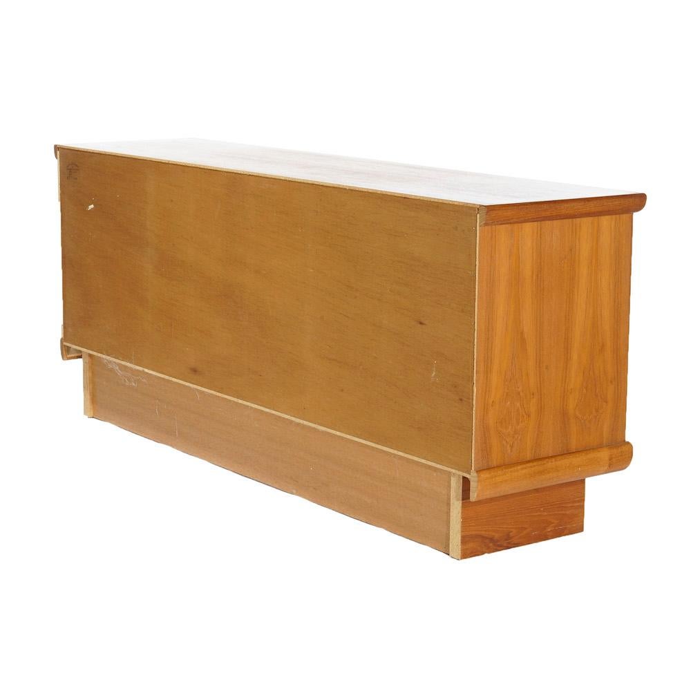 Mid-Century Danish Modern Teak Credenza Cabinet by Nordic of Ontario, 20th C In Good Condition In Big Flats, NY