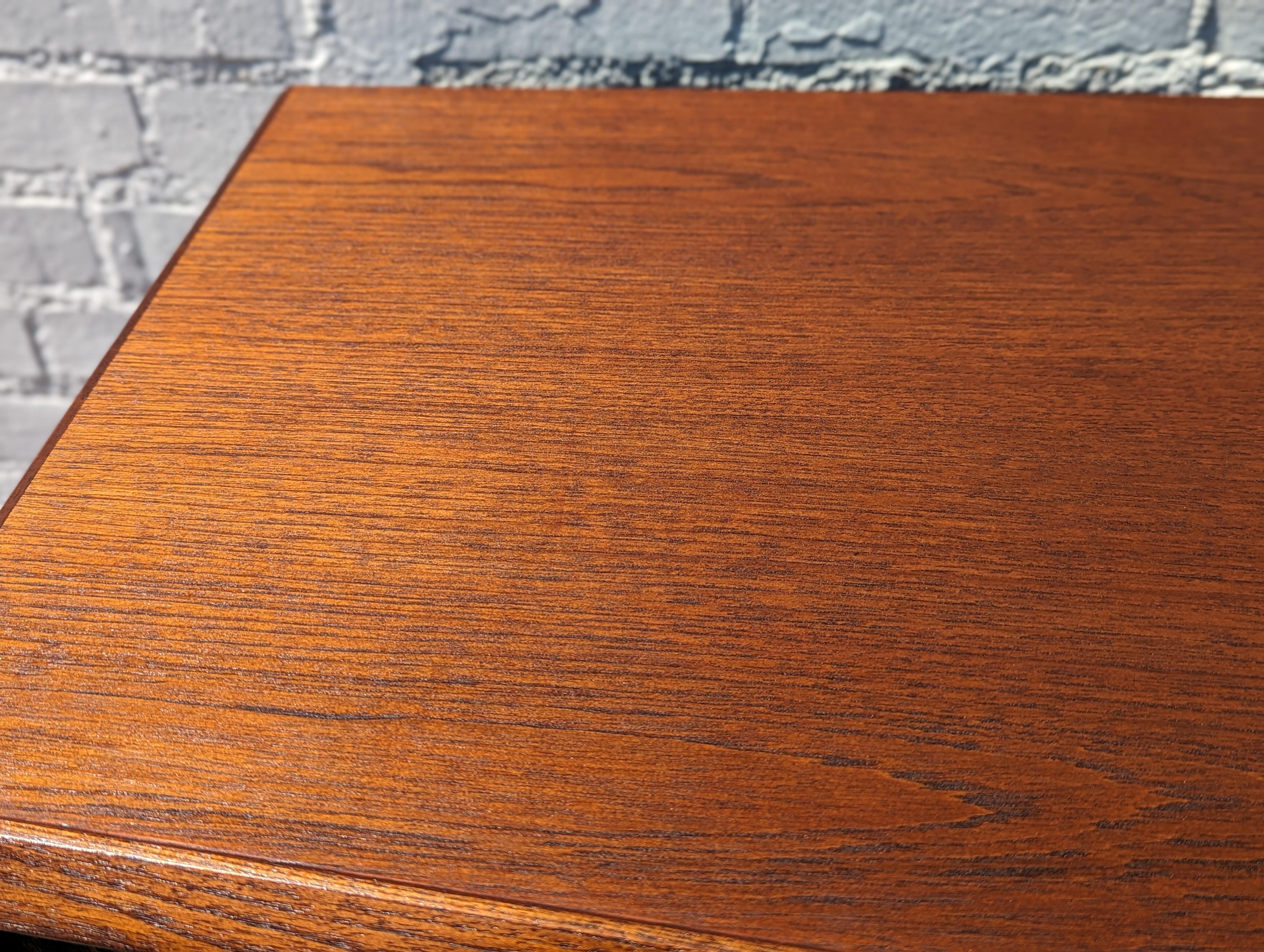 Mid Century Danish Modern Teak Credenza in Manier von Arne Vodder im Angebot 4