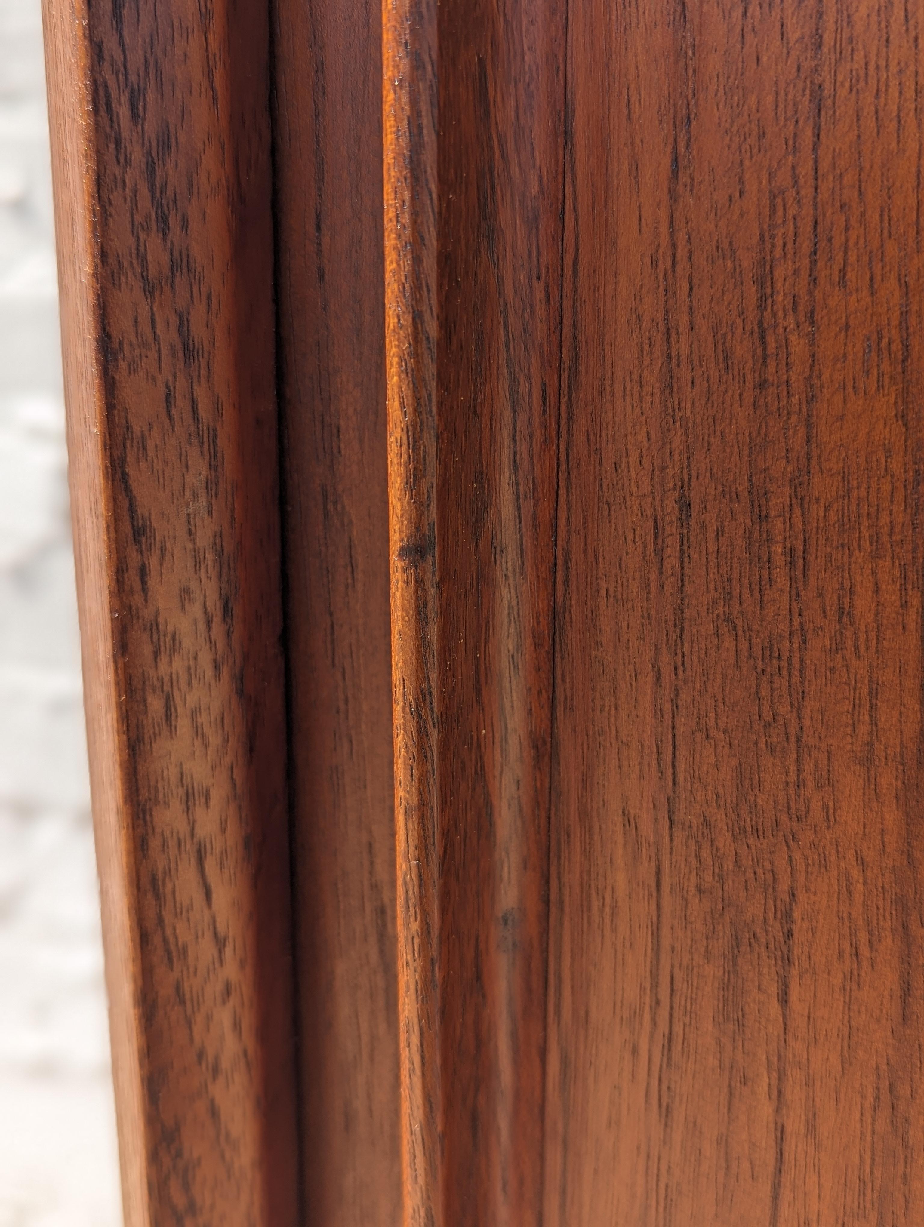 Mid Century Danish Modern Teak Credenza in Manier von Arne Vodder (Dänisch) im Angebot