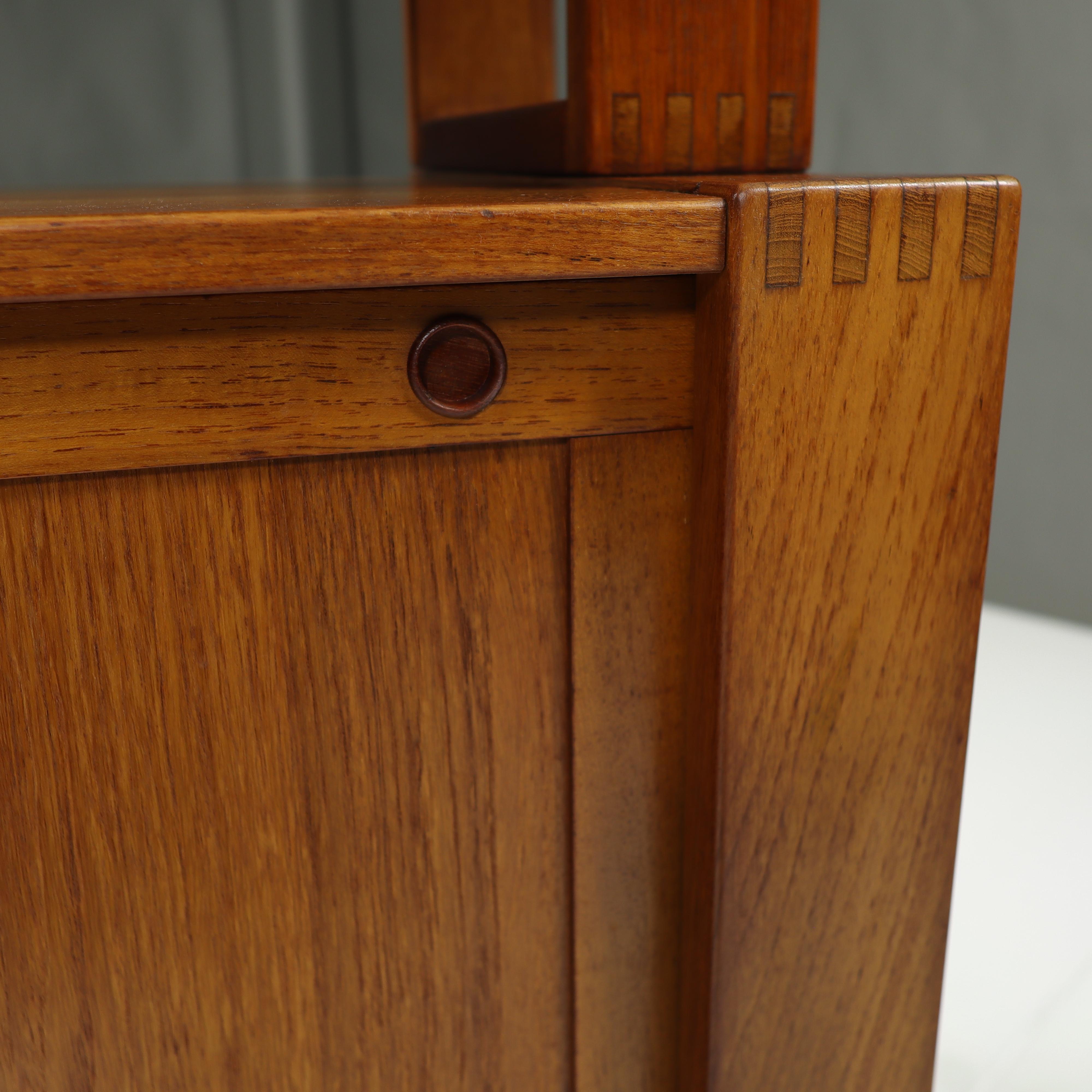 Mid-Century Danish Modern Teak Credenza with Hutch For Sale 11