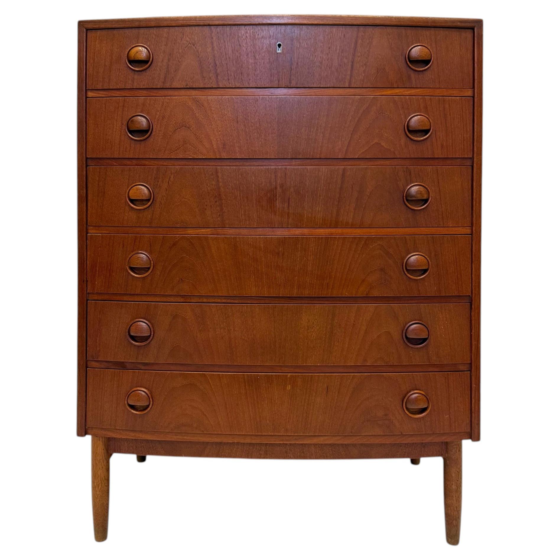 Mid-century Danish Modern Teak Curved Chest of Drawers, Kai Kristiansen Style For Sale