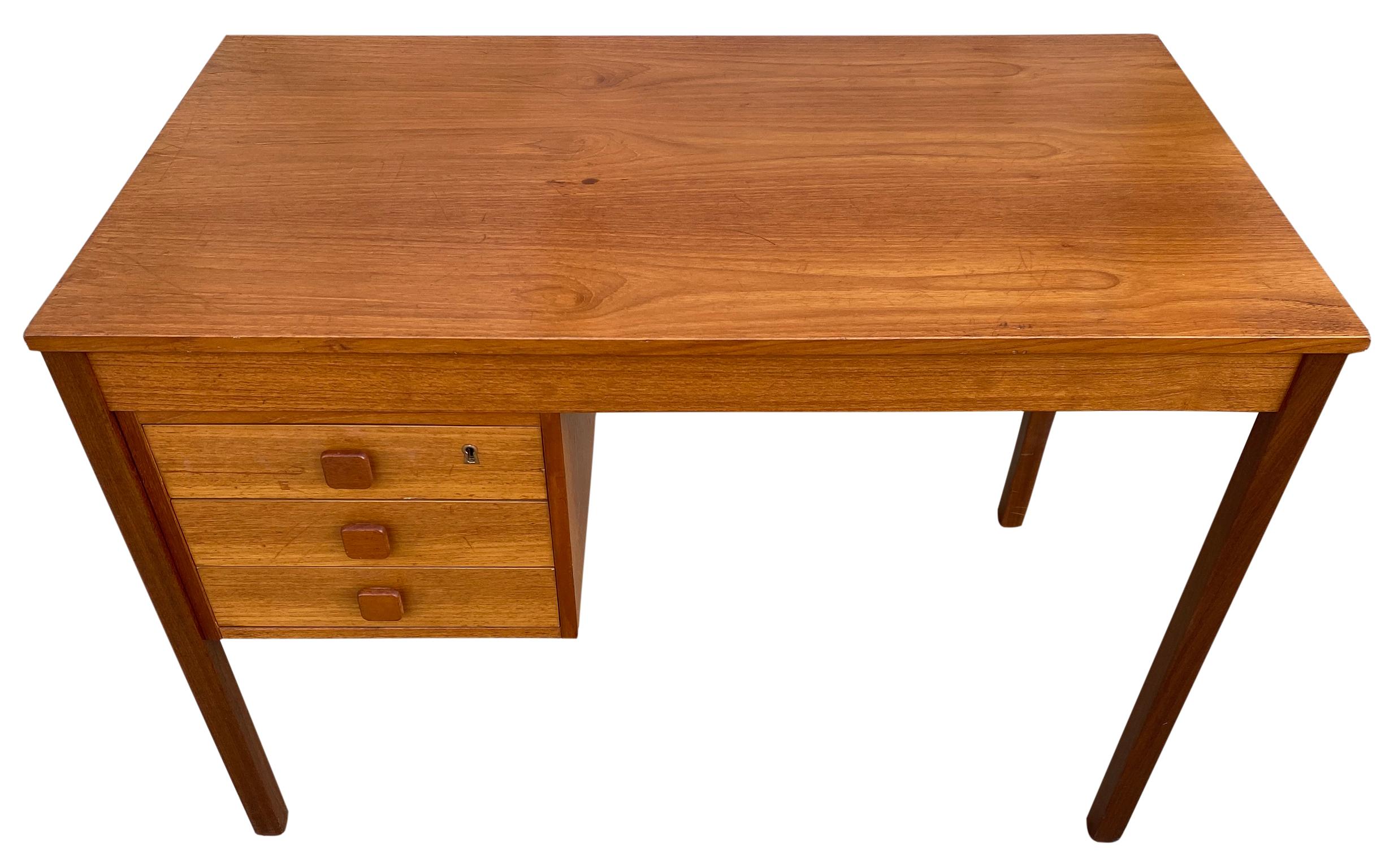 Great little midcentury Danish design desk with 3 drawers. Danish compact design. No labels, made in Denmark.