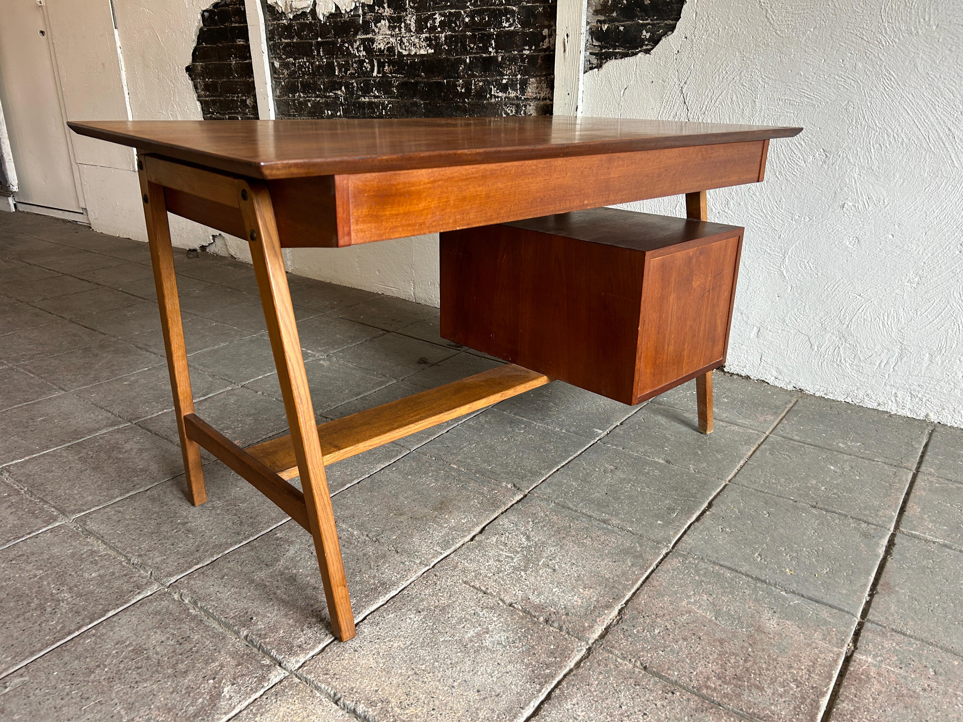 Mid century danish modern teak desk with 3 drawers  For Sale 2