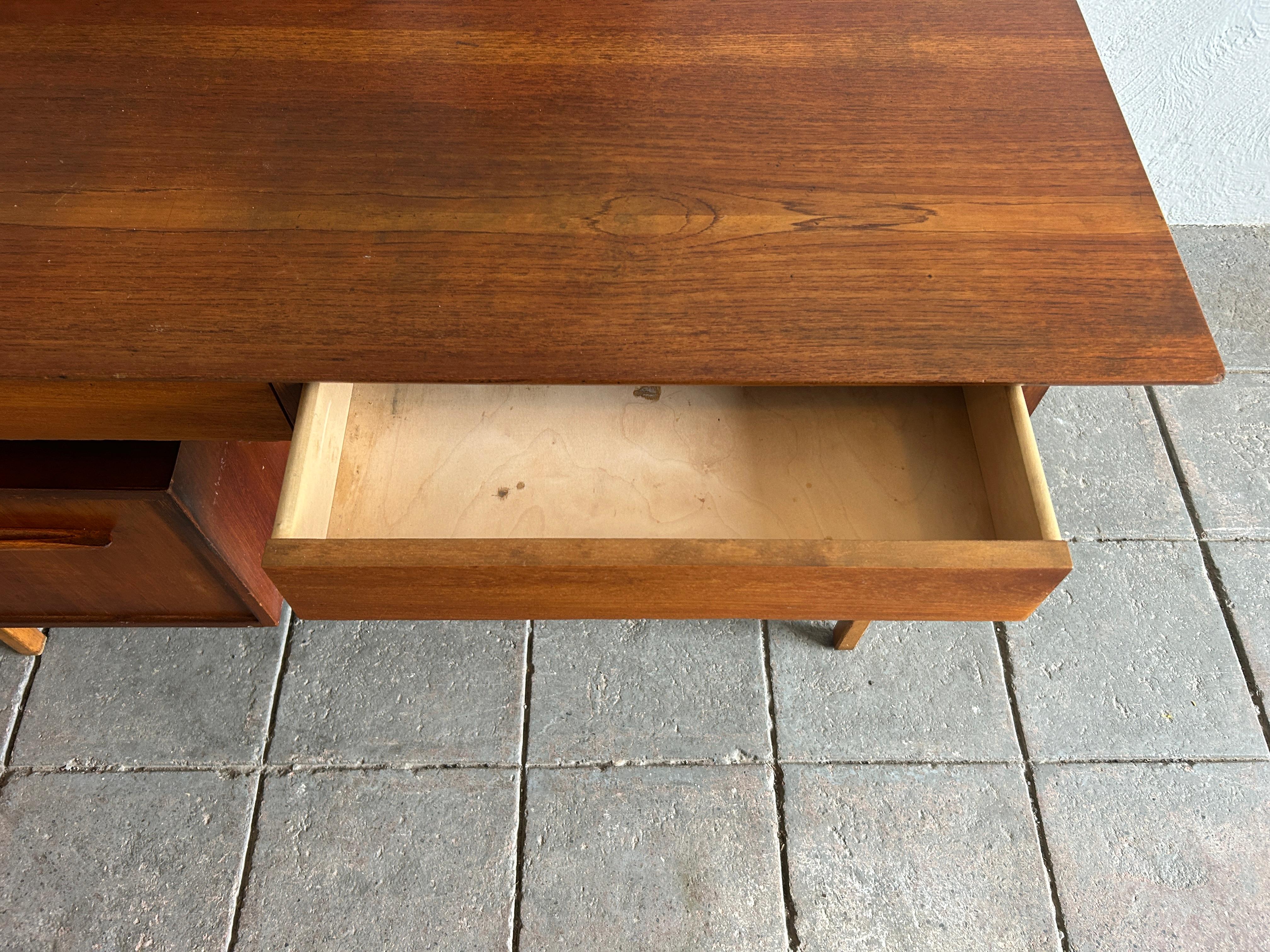 Mid century danish modern teak desk with 3 drawers  In Good Condition For Sale In BROOKLYN, NY