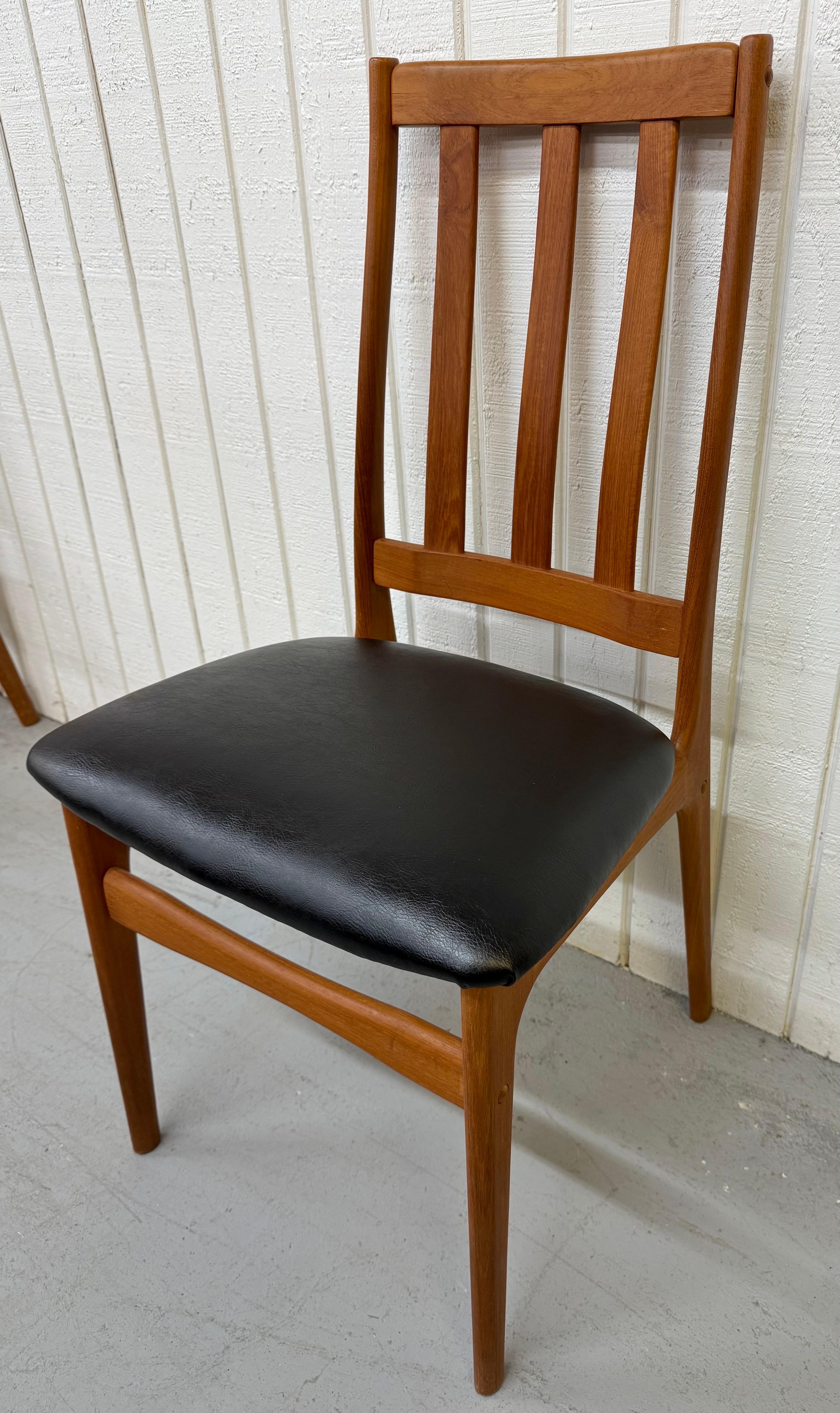 XX secolo Sedie da pranzo in teak moderne danesi del metà del secolo - Set di 6 in vendita