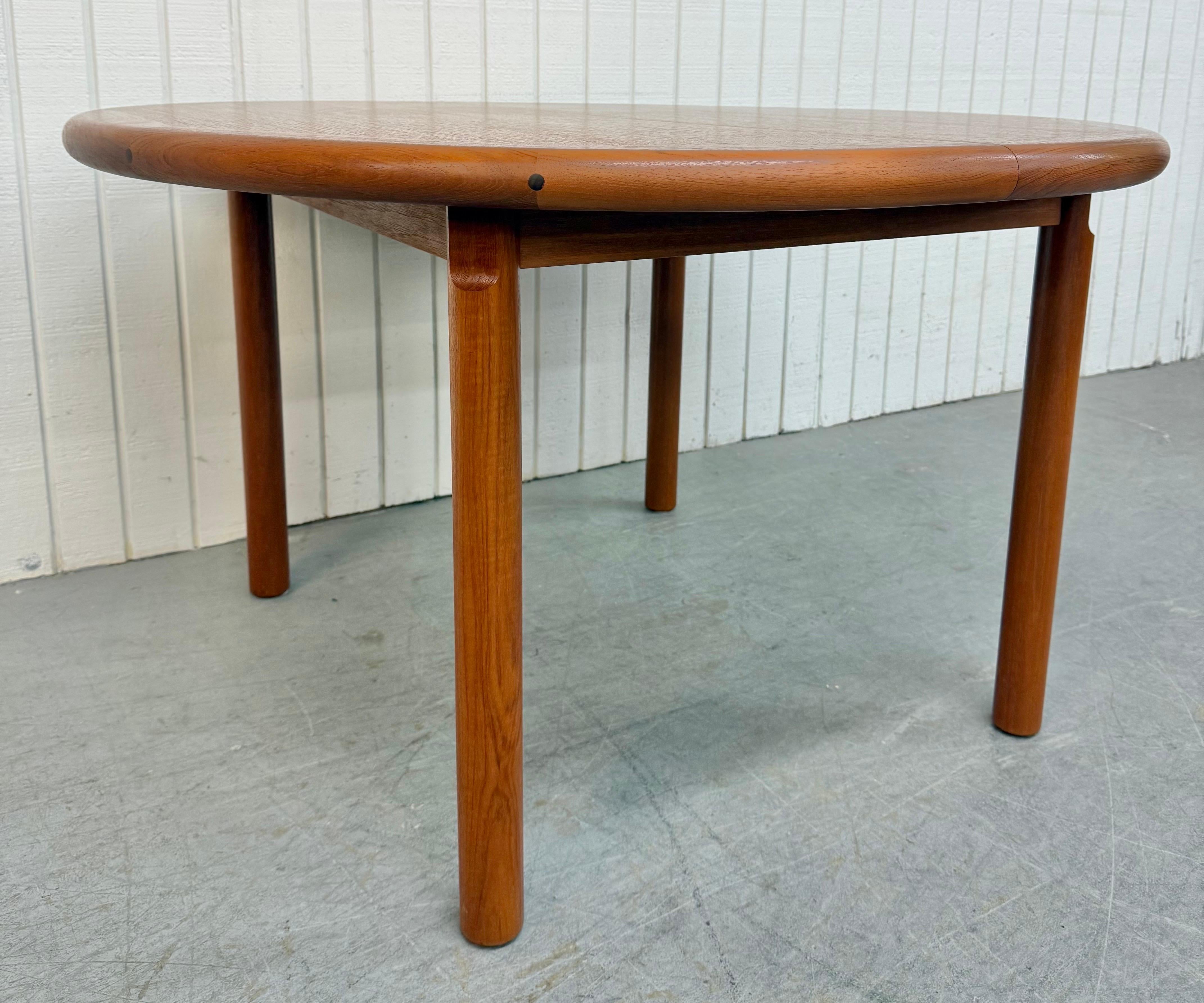 20ième siècle Table de salle à manger en teck moderne danoise du milieu du siècle dernier en vente