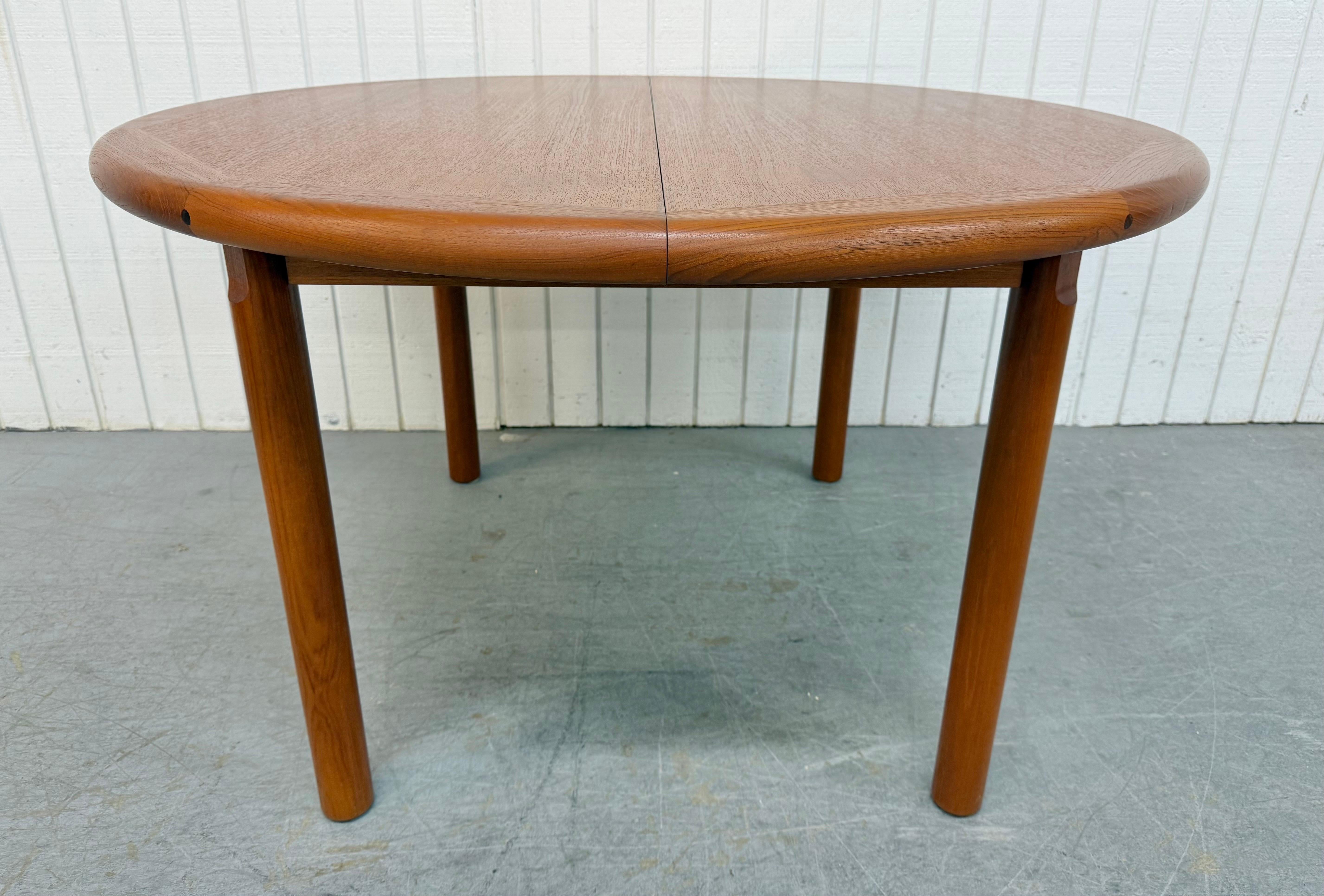 Bois Table de salle à manger en teck moderne danoise du milieu du siècle dernier en vente