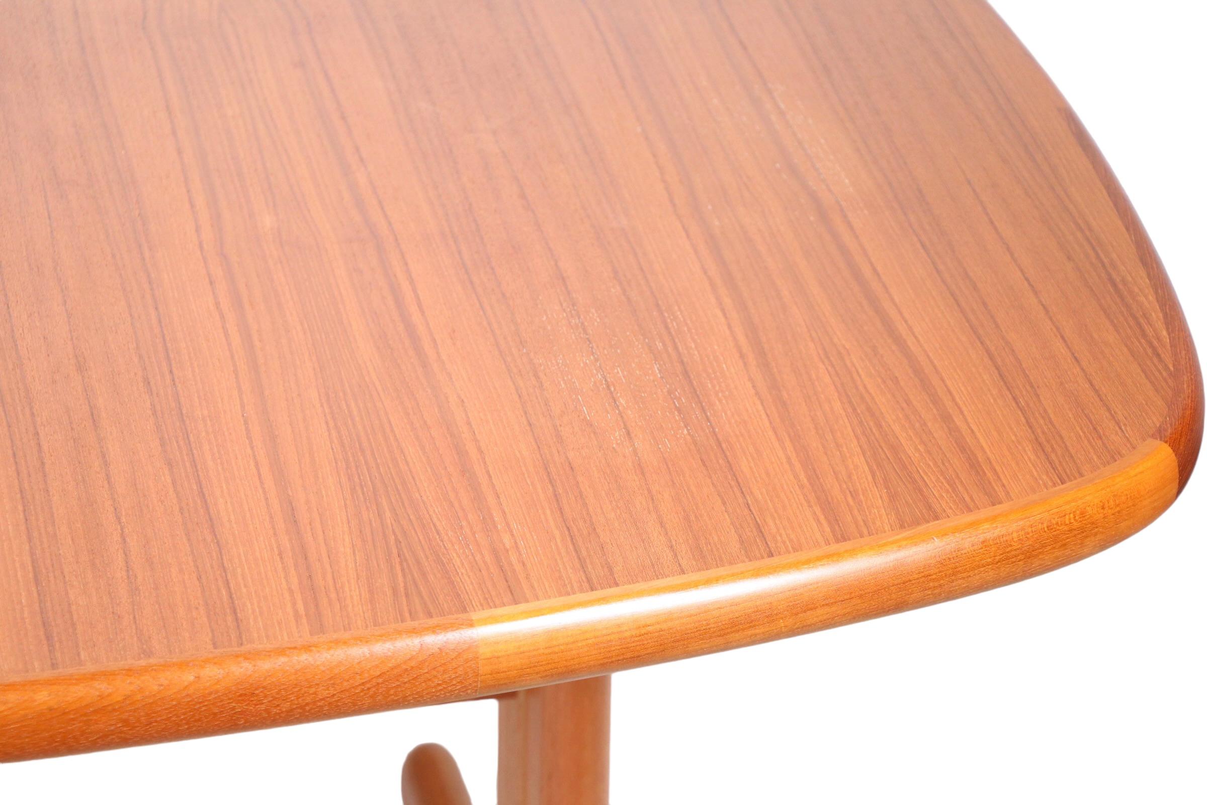 Mid Century Danish Modern Teak Dining Table with 2 Leaves c. 1960/1970's 5