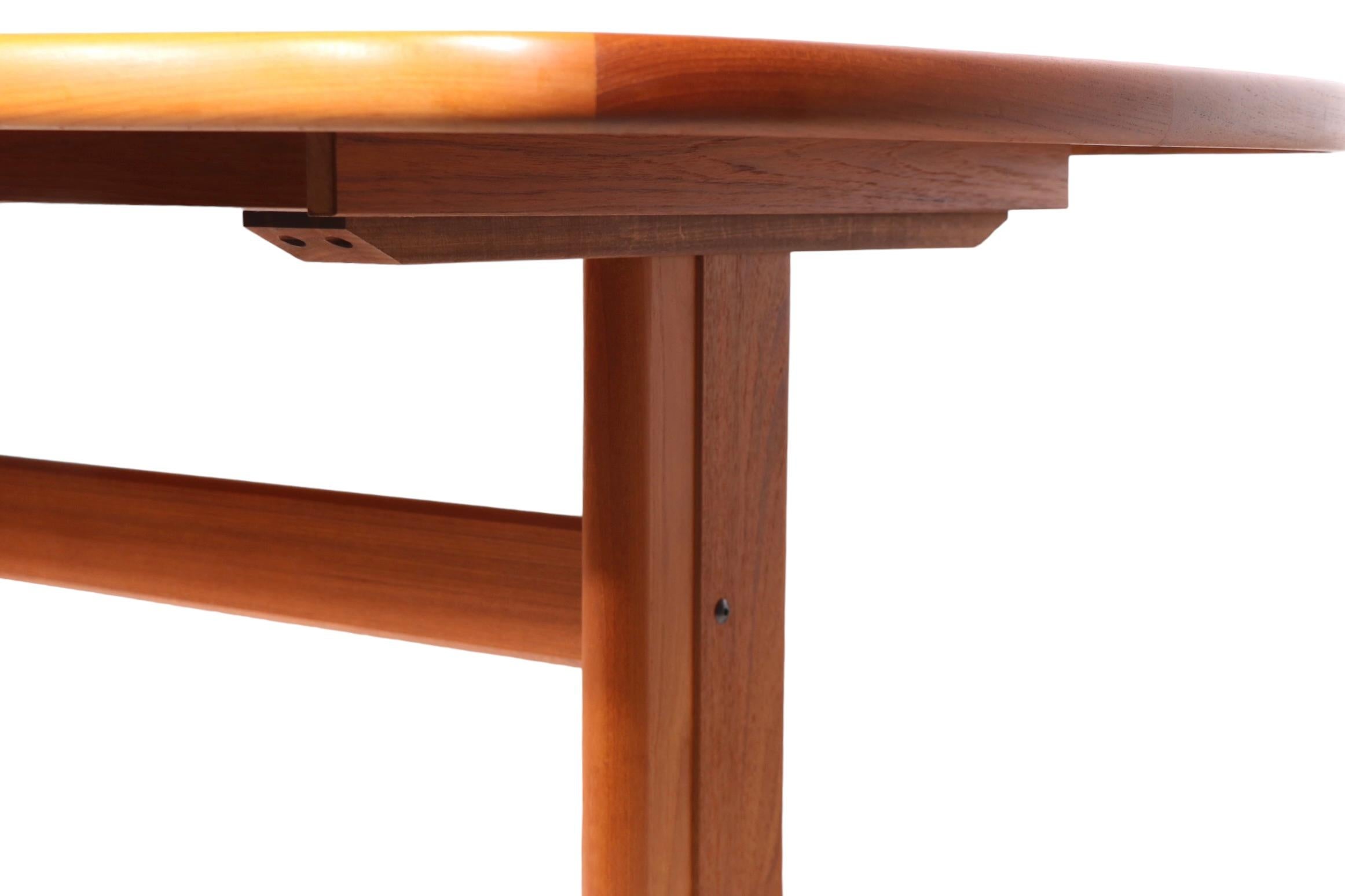 Mid Century Danish Modern Teak Dining Table with 2 Leaves c. 1960/1970's 13