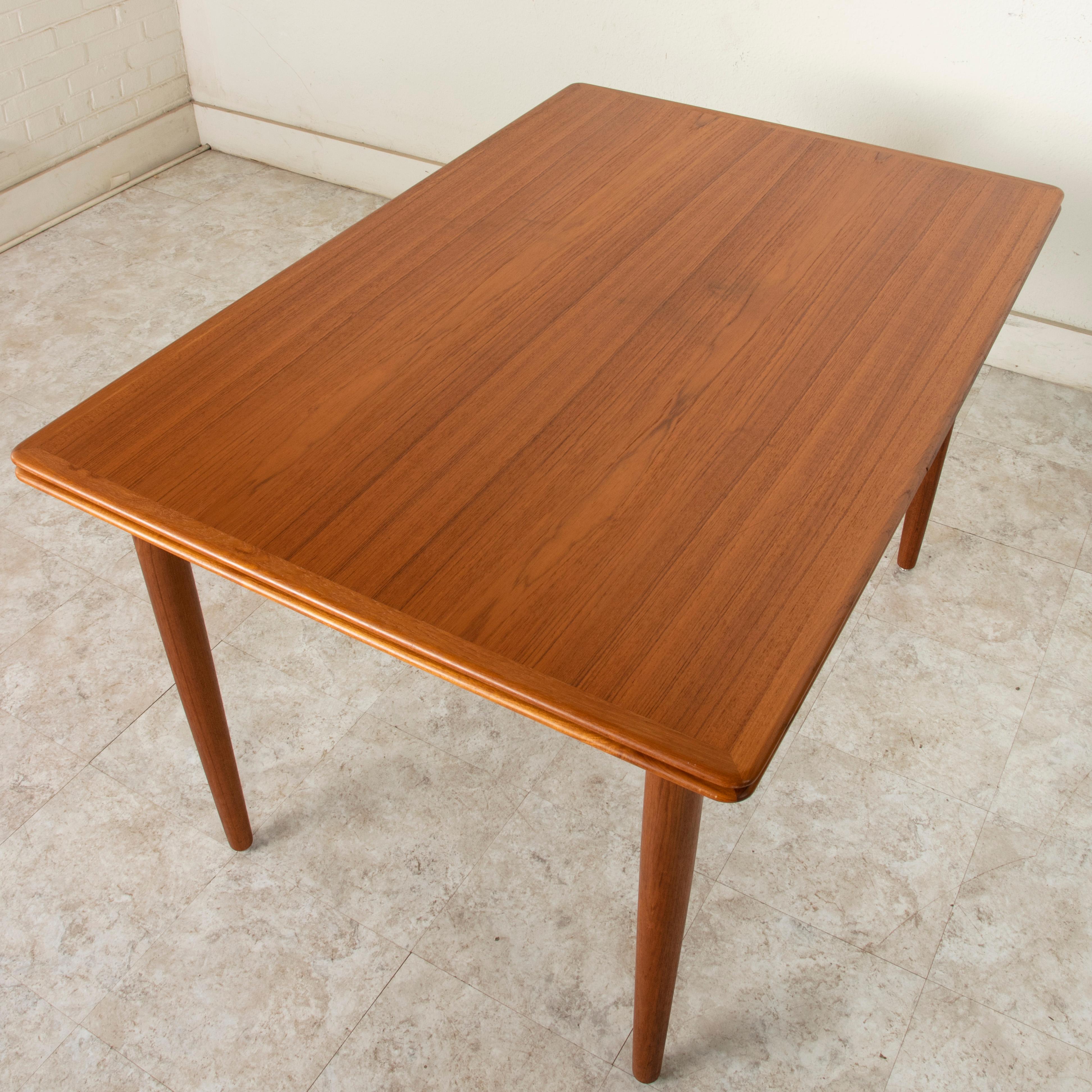 20th Century Midcentury Danish Modern Teak Dining Table with Draw Leaves