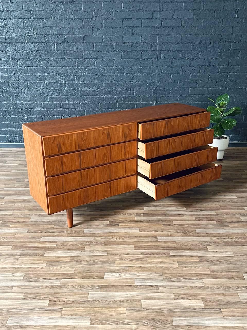 Mid-Century Modern Newly Refinished - Mid-Century Danish Modern Teak Dresser by Komfort For Sale