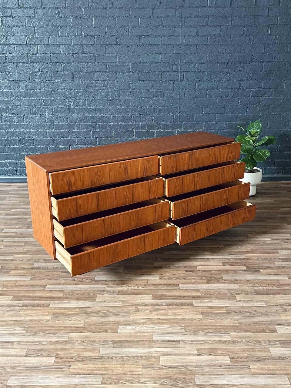 Newly Refinished - Mid-Century Danish Modern Teak Dresser by Komfort In Excellent Condition For Sale In Los Angeles, CA