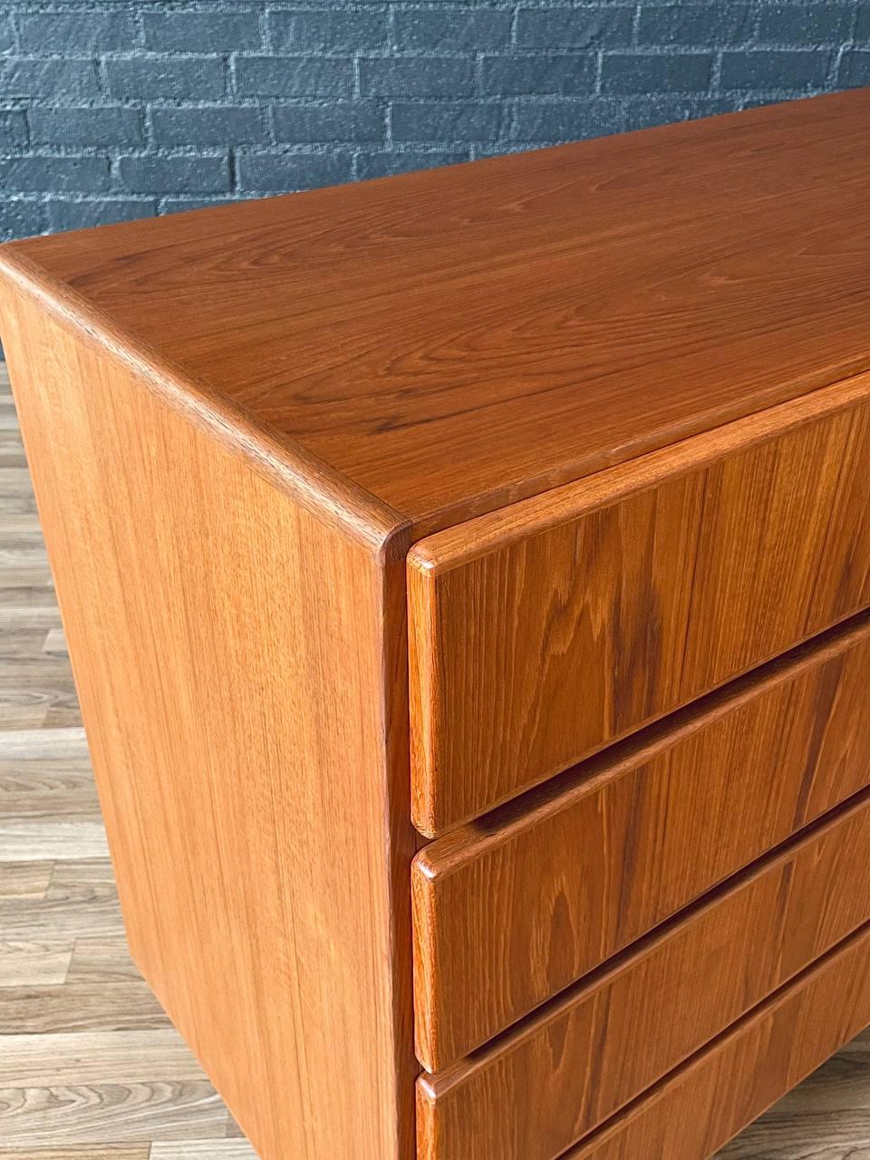 Newly Refinished - Mid-Century Danish Modern Teak Dresser by Komfort For Sale 3
