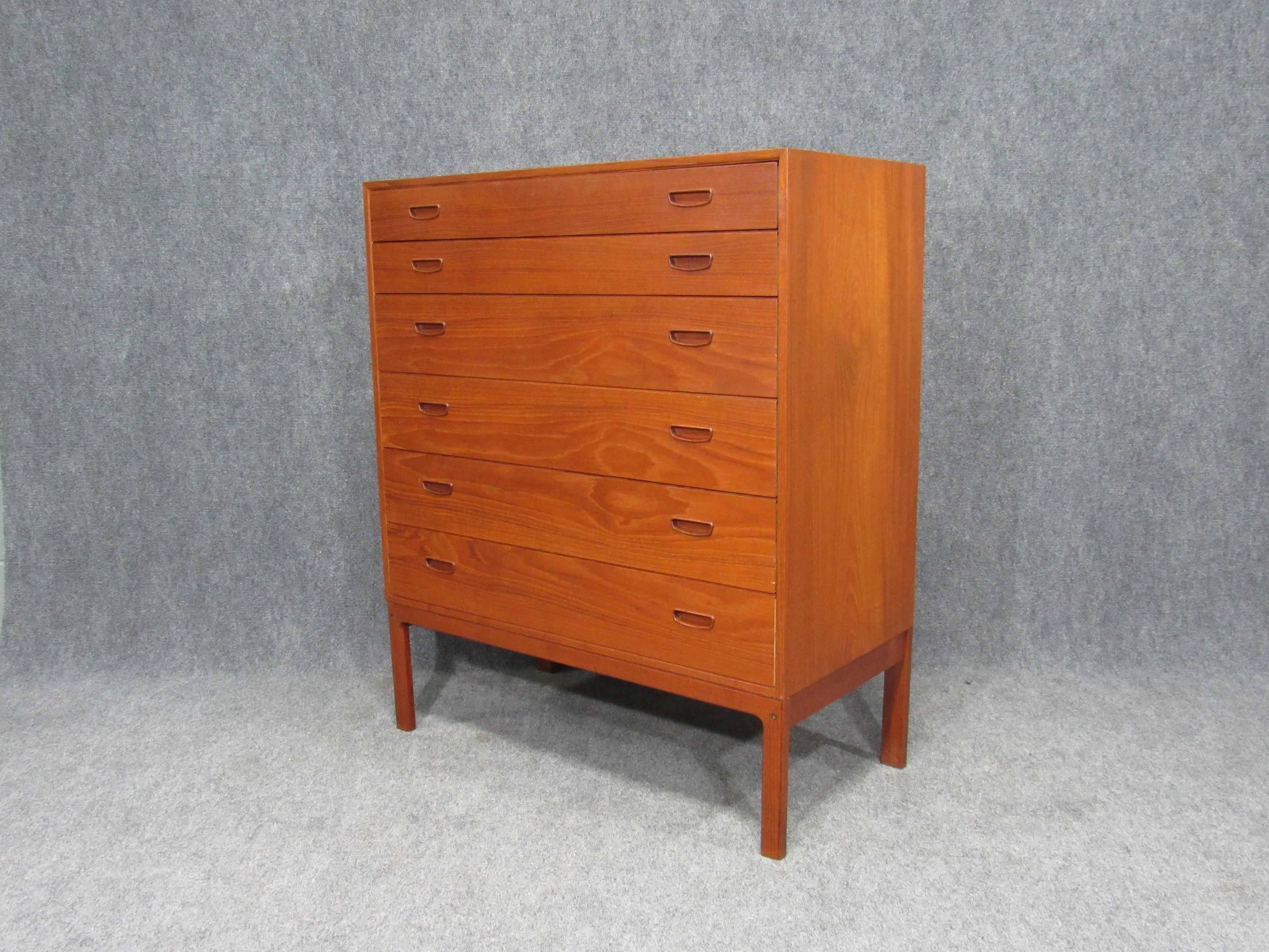 Midcentury Danish Modern Teak Dresser Chest of Drawers Dresser In Good Condition In Belmont, MA