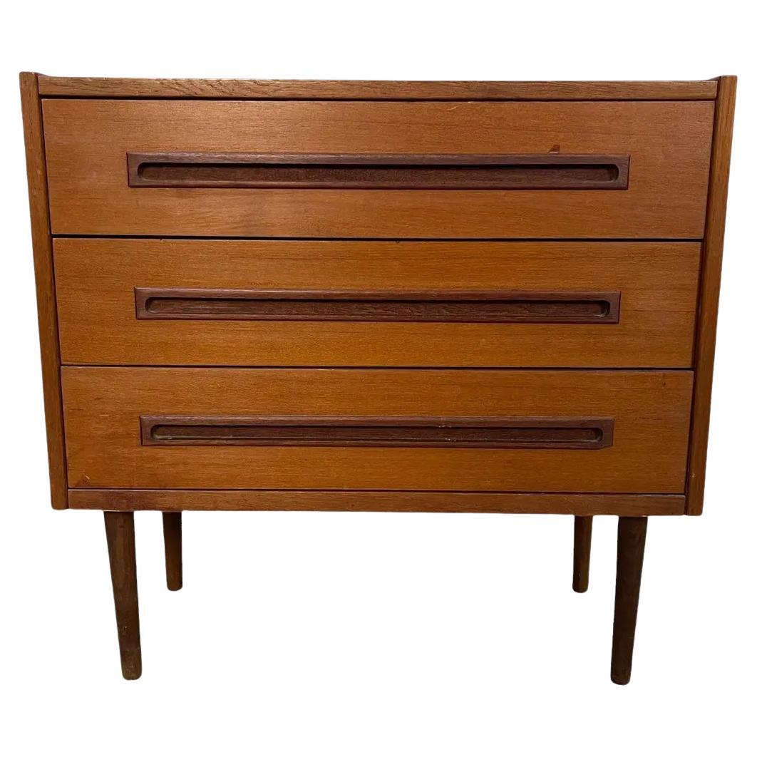 Mid Century Danish Modern Teak Dresser with 3 Drawers For Sale