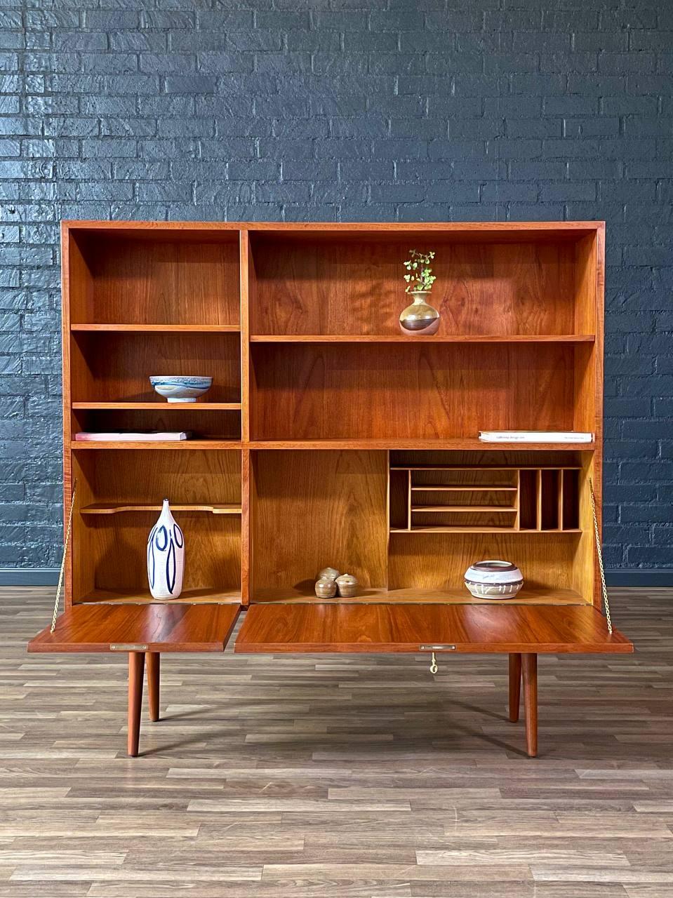 Mid-Century Danish Modern Teak Drop-Down Bookcase In Good Condition For Sale In Los Angeles, CA