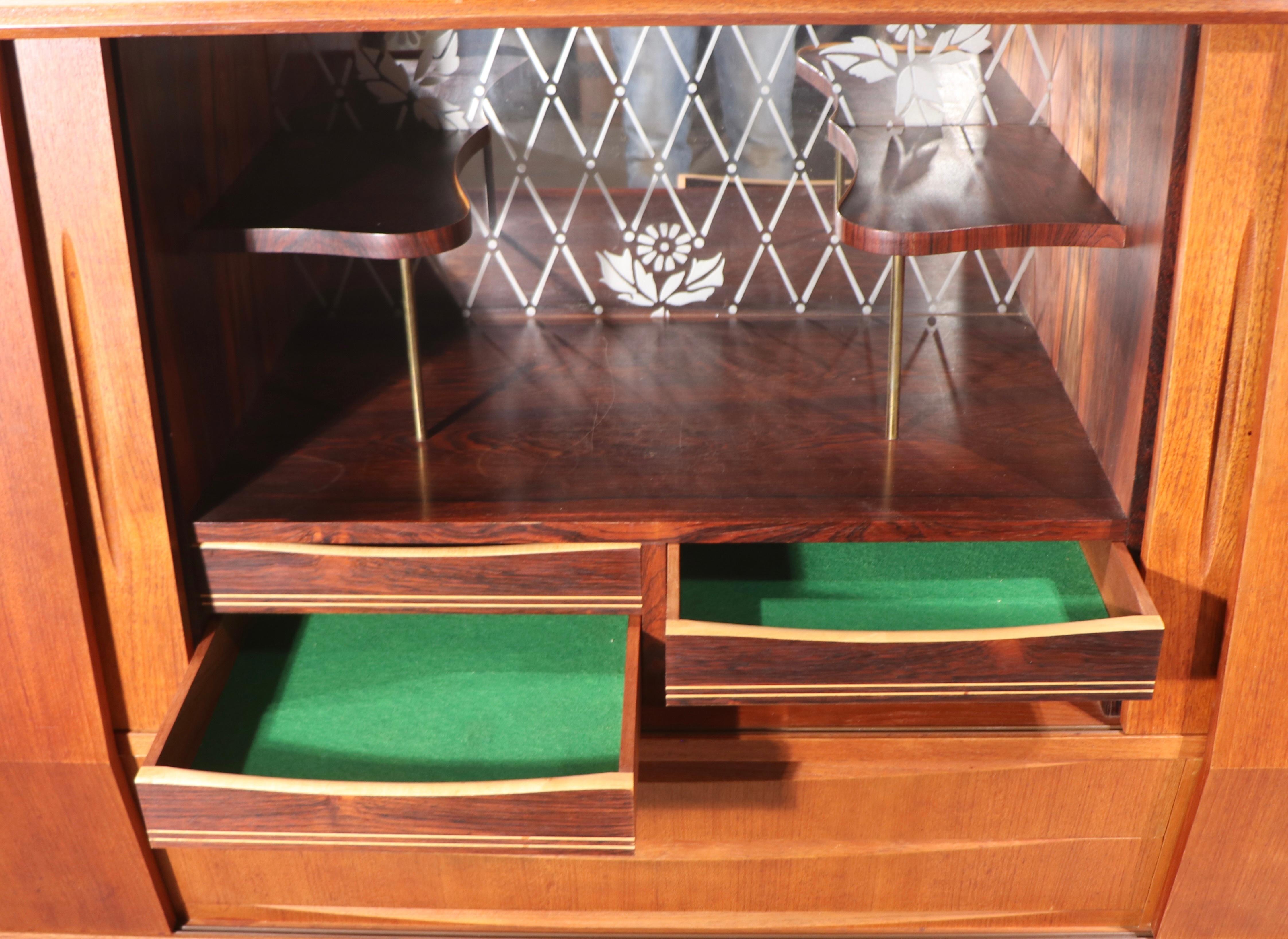 Mid Century Danish Modern Teak Dry Bar Sideboard Credenza c 1950/60's For Sale 8