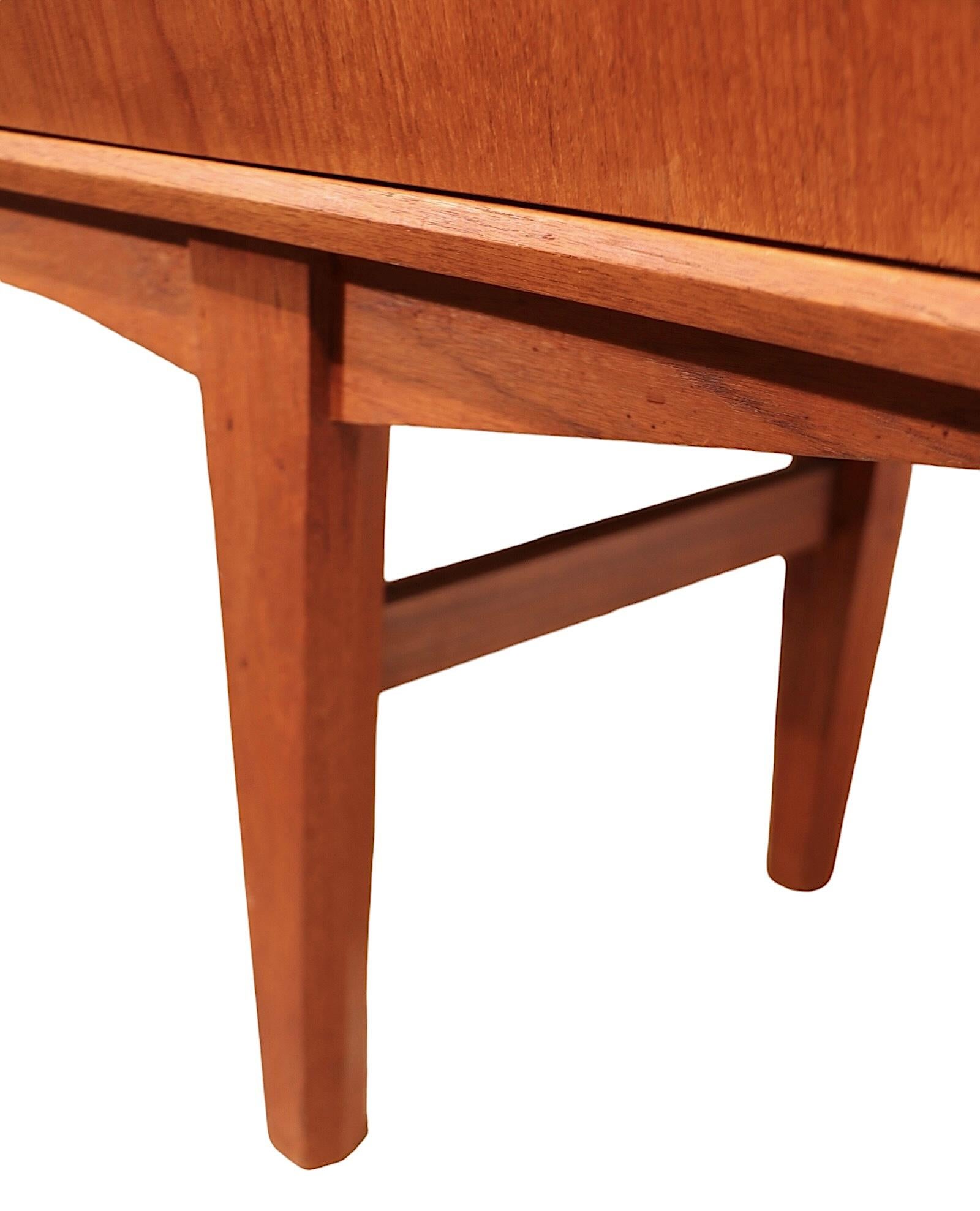 Mid Century Danish Modern Teak Dry Bar Sideboard Credenza c 1950/60's For Sale 2