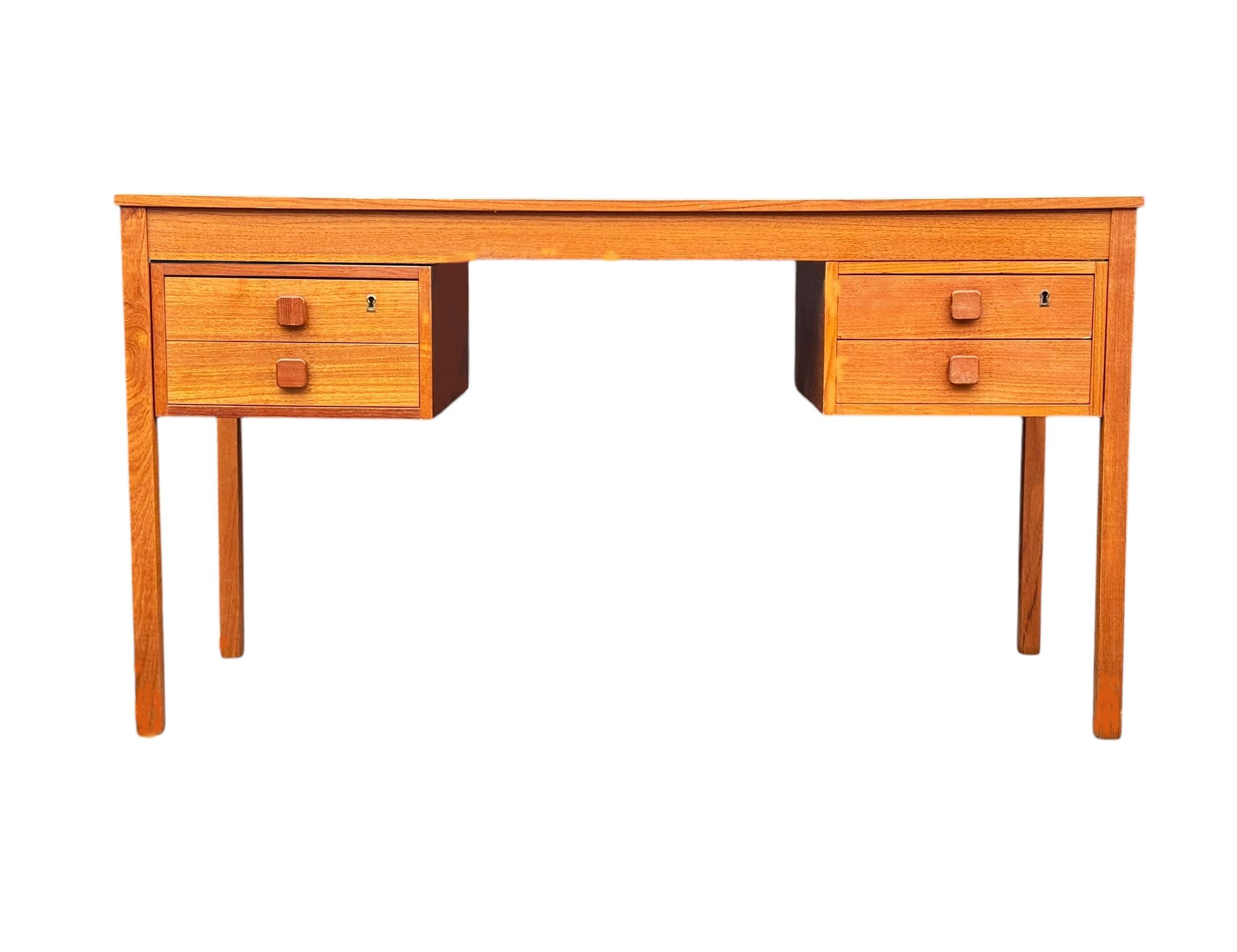 Scandinavian Modern Mid Century Danish Modern Teak Executive Desk or Writing Table For Sale
