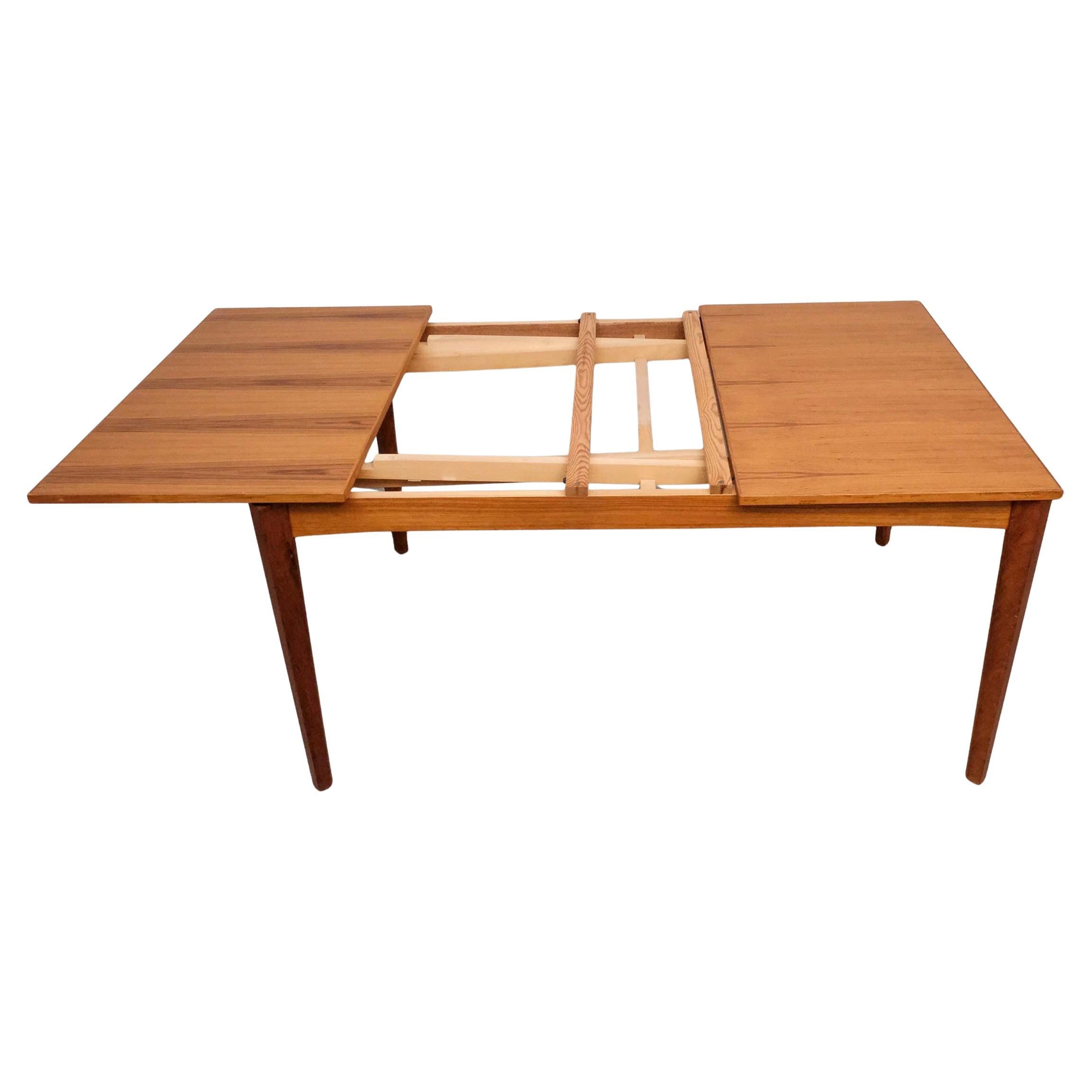 Mesa de comedor con tablero extensible de teca danesa moderna de mediados de siglo Vejle Stole Danés en venta