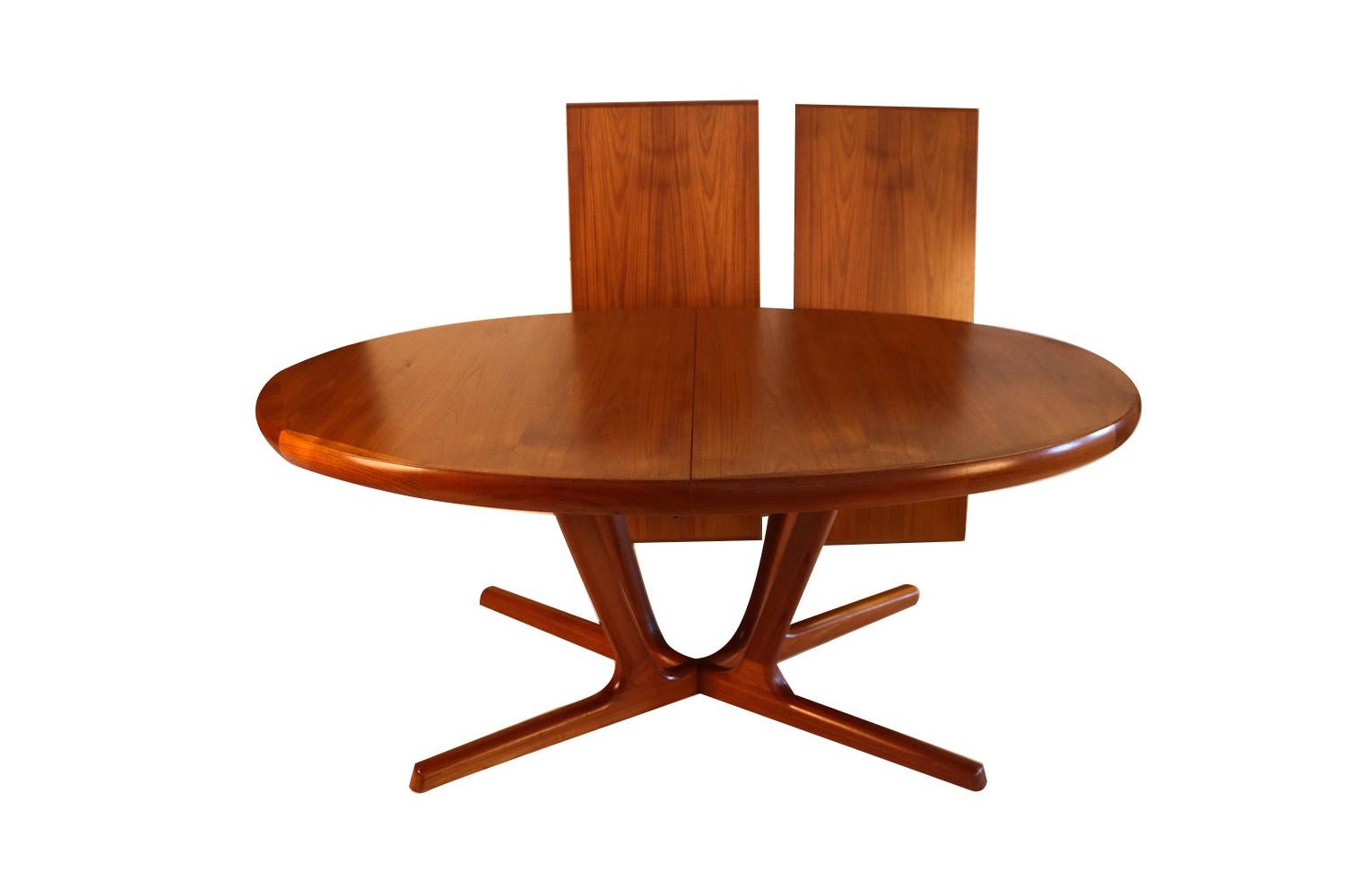 Late 20th Century Midcentury Danish Modern Teak Extending Dining Table