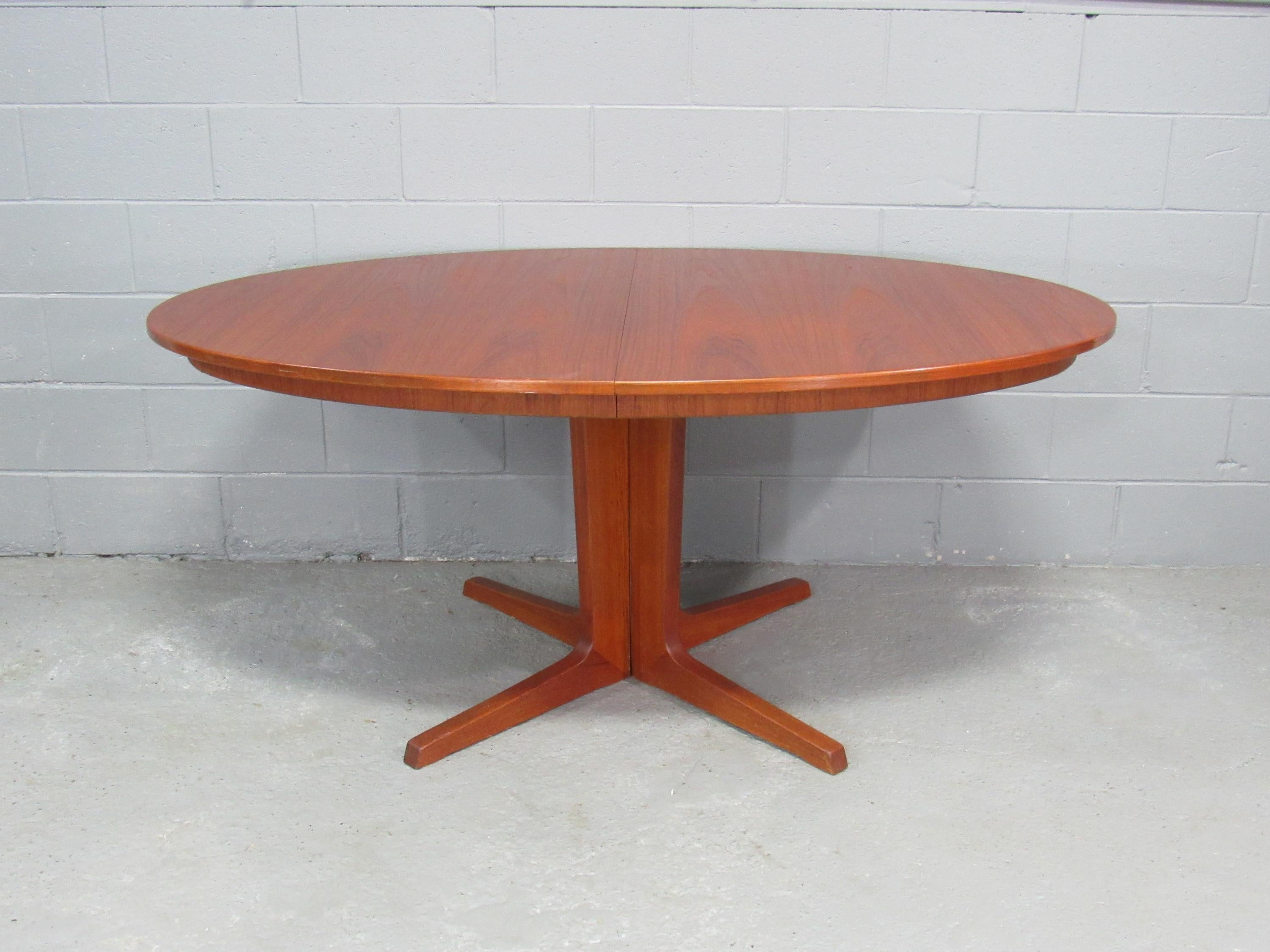 Mid-Century Danish Modern Teak Extension Dining Table by Gudme, Circa 1970s 1