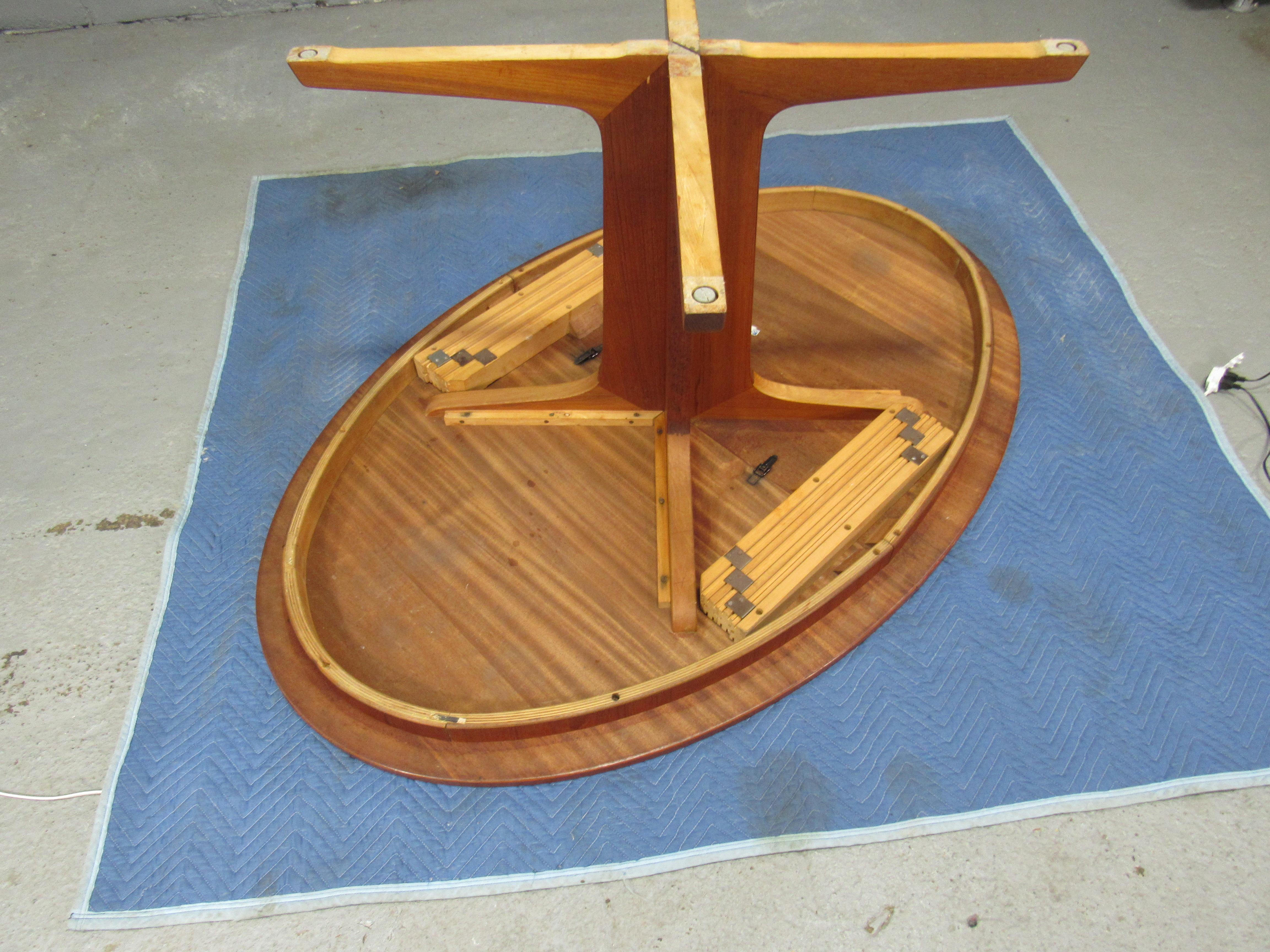 Mid-Century Danish Modern Teak Extension Dining Table by Gudme, Circa 1970s For Sale 1