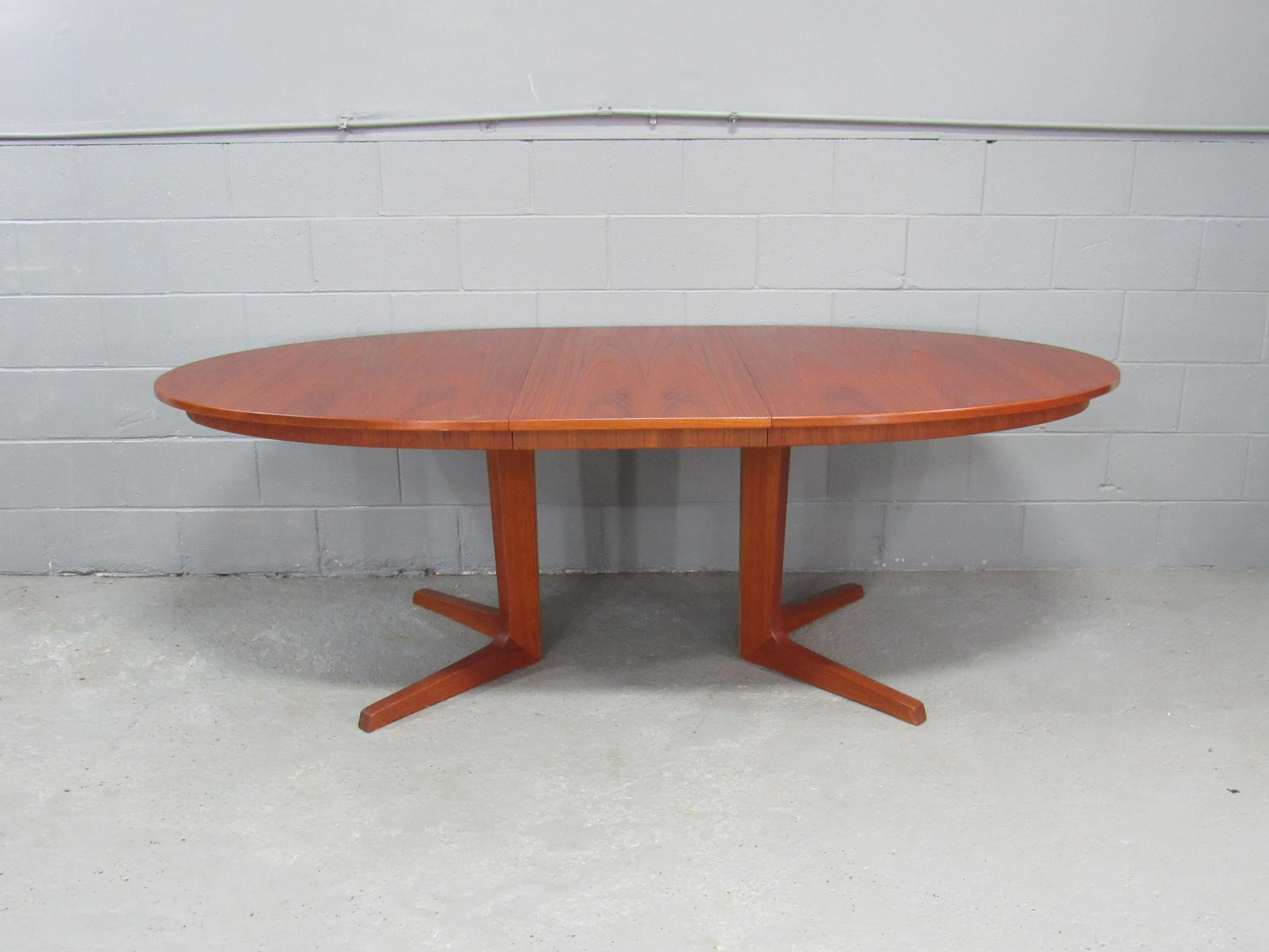 Mid-Century Danish Modern Teak Extension Dining Table by Gudme, Circa 1970s 3