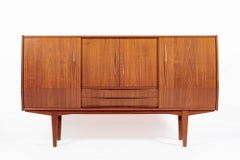 Credenza alta o mobile da bar danese moderno di metà secolo 1960 in teak