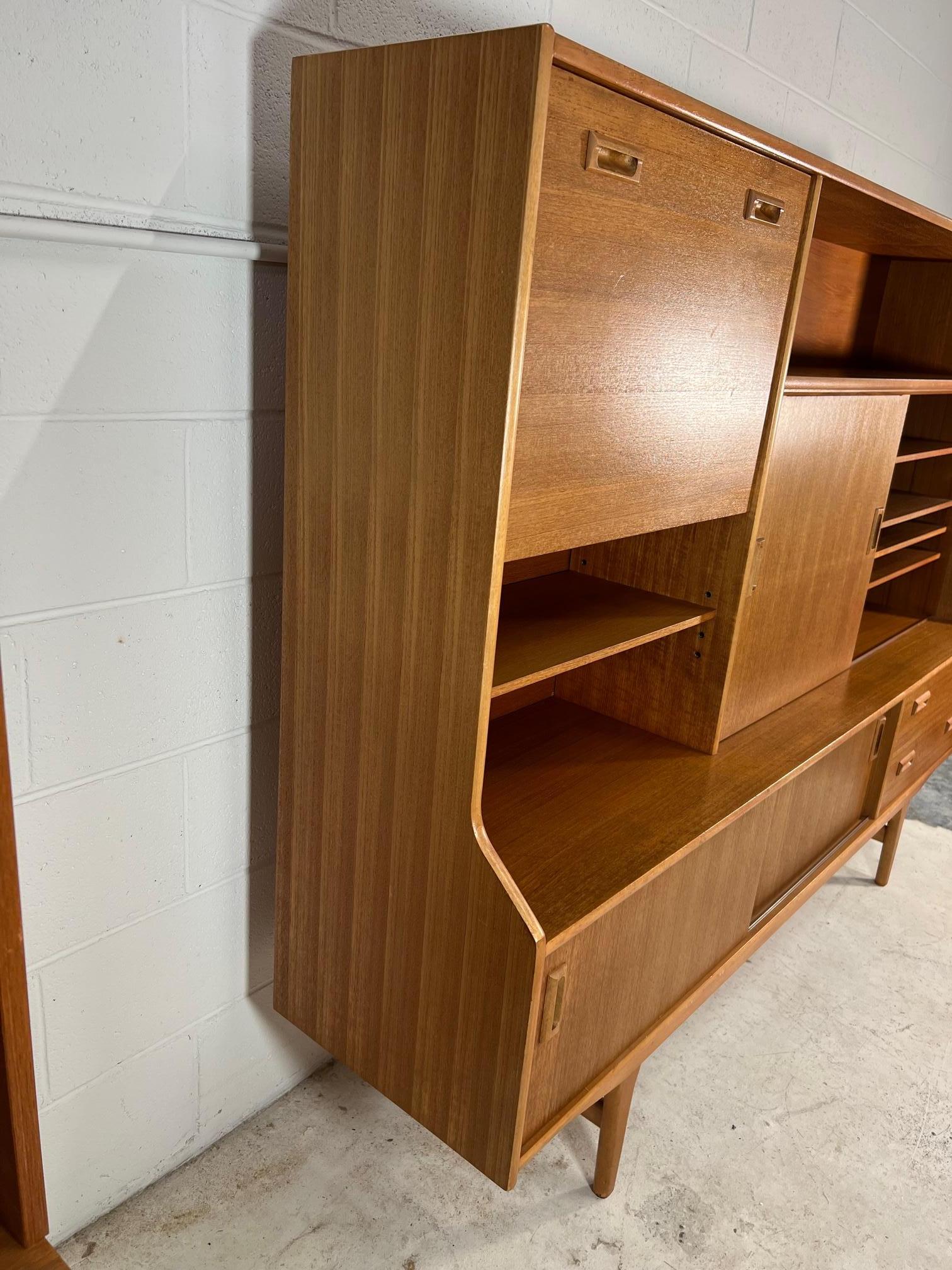 Mid Century Danish Modern Teak Highboard Display Cabinet Elliotts Of Newbury For Sale 6